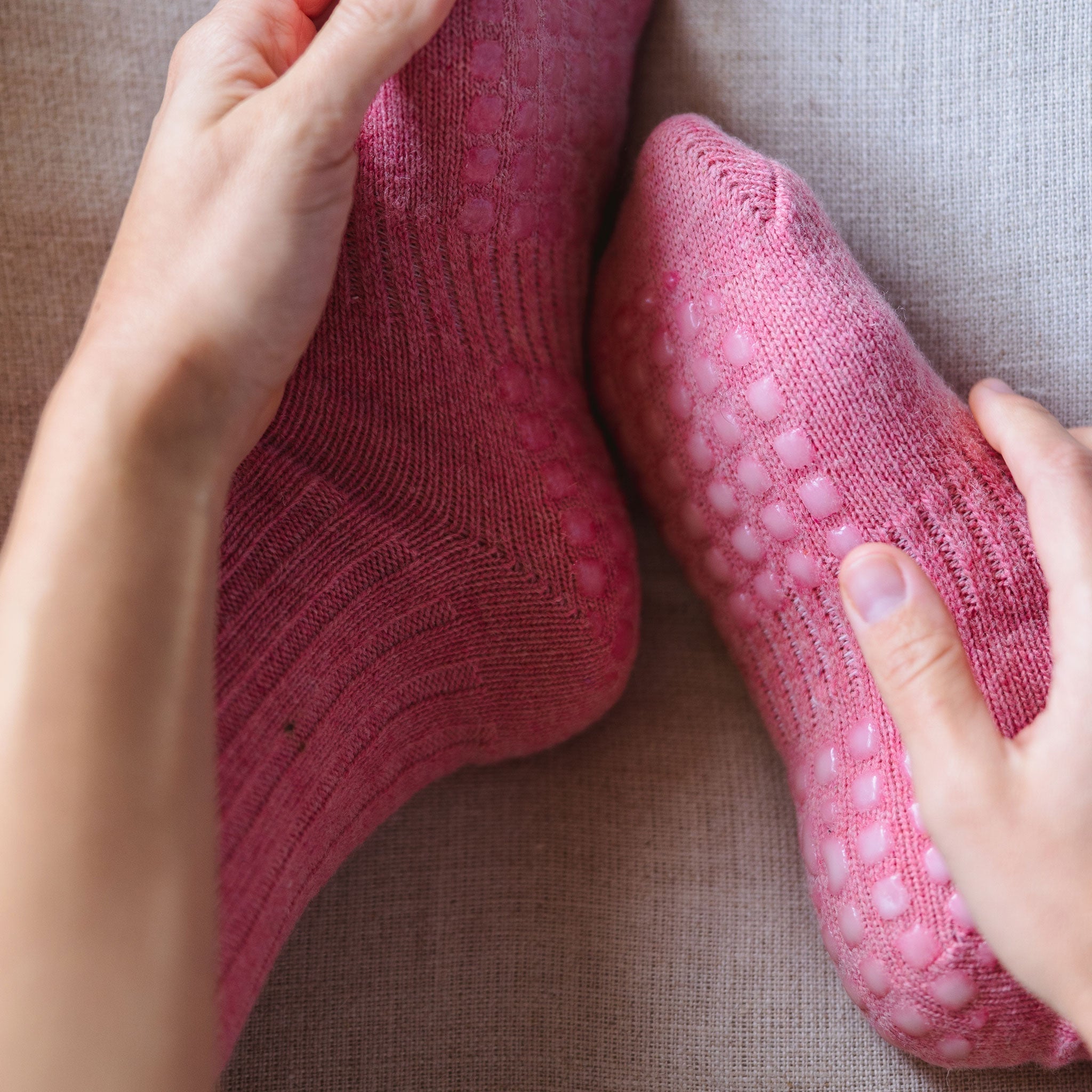 Serene Socks Adult Merino Wool Non-Slip Socks Coral | 1 Pair