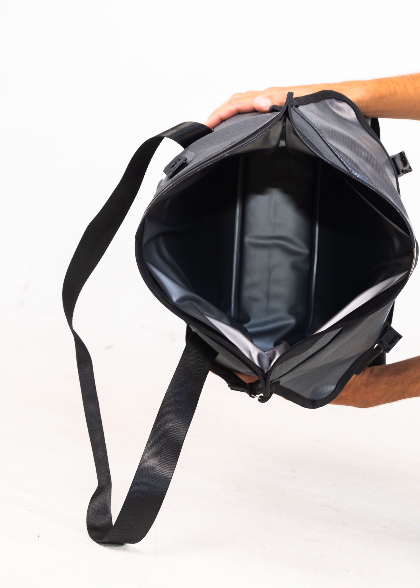 Dry Pocket Auto-Sealing Waterproof Floating Scent Proof Tote Cooler