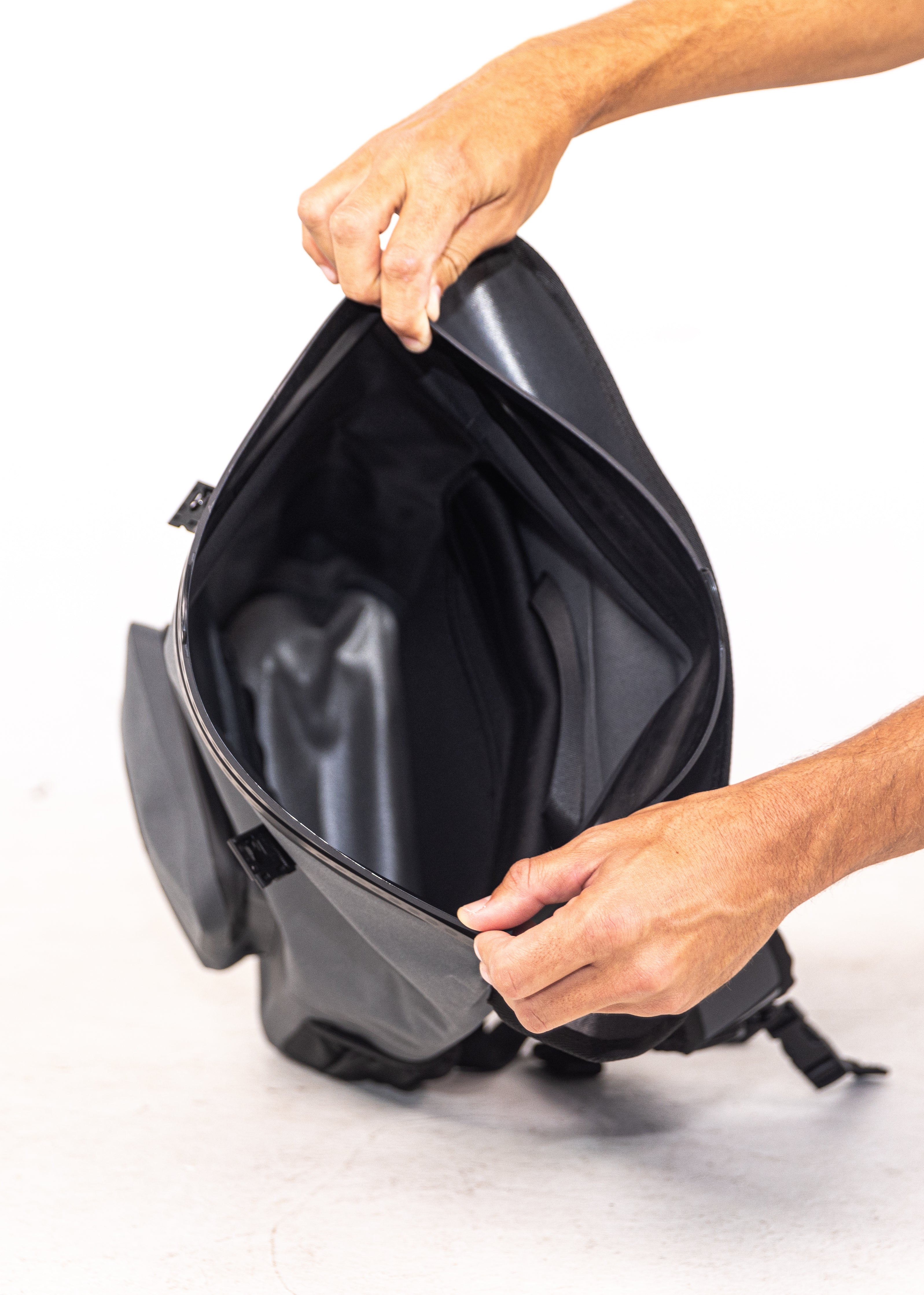 Dry Pocket Auto-Sealing Waterproof Floating Scent Proof Dry Bag 25-Liter
