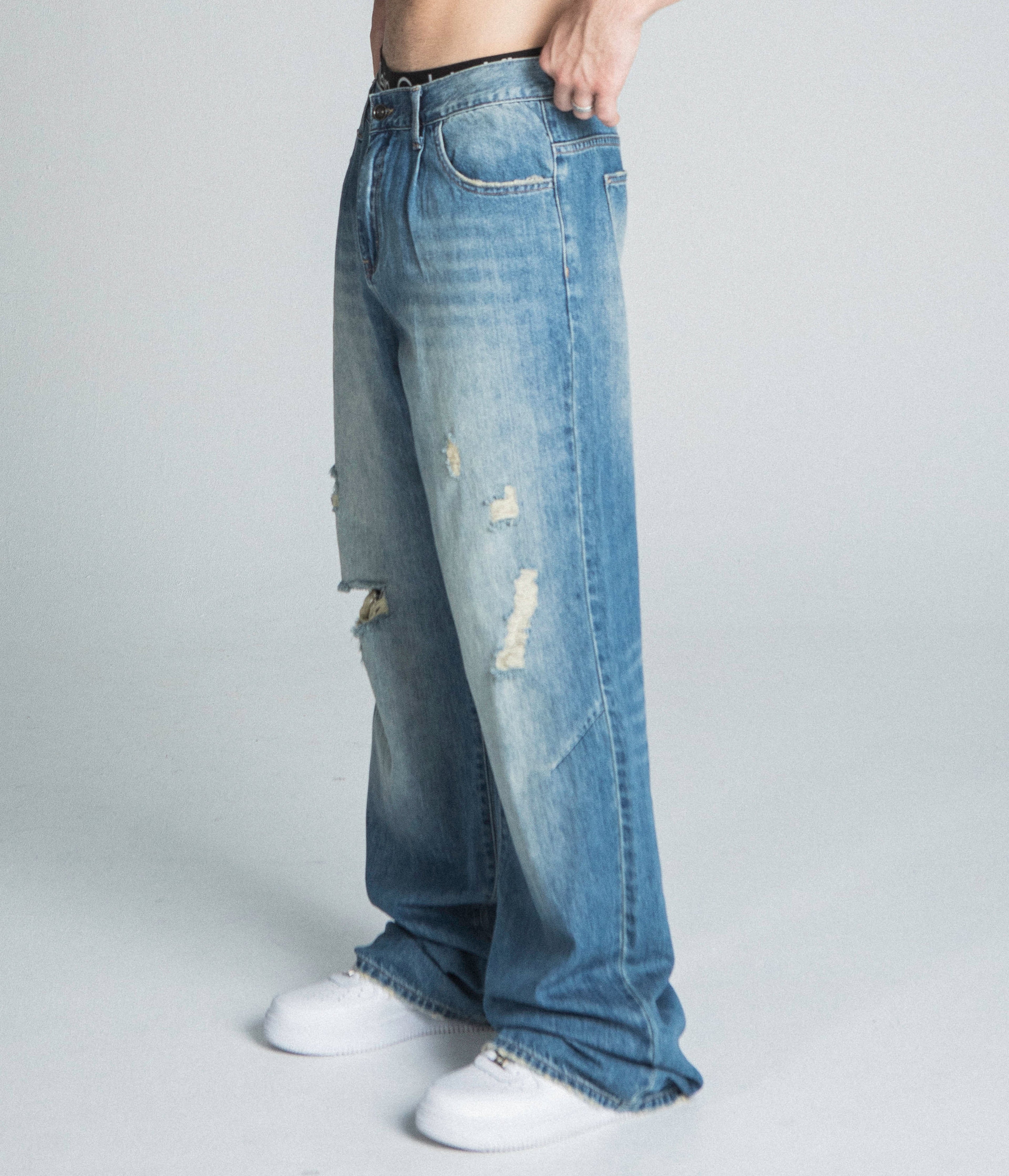 Classic Blue Lightly Distressed Baggy Jeans | AJ09-3