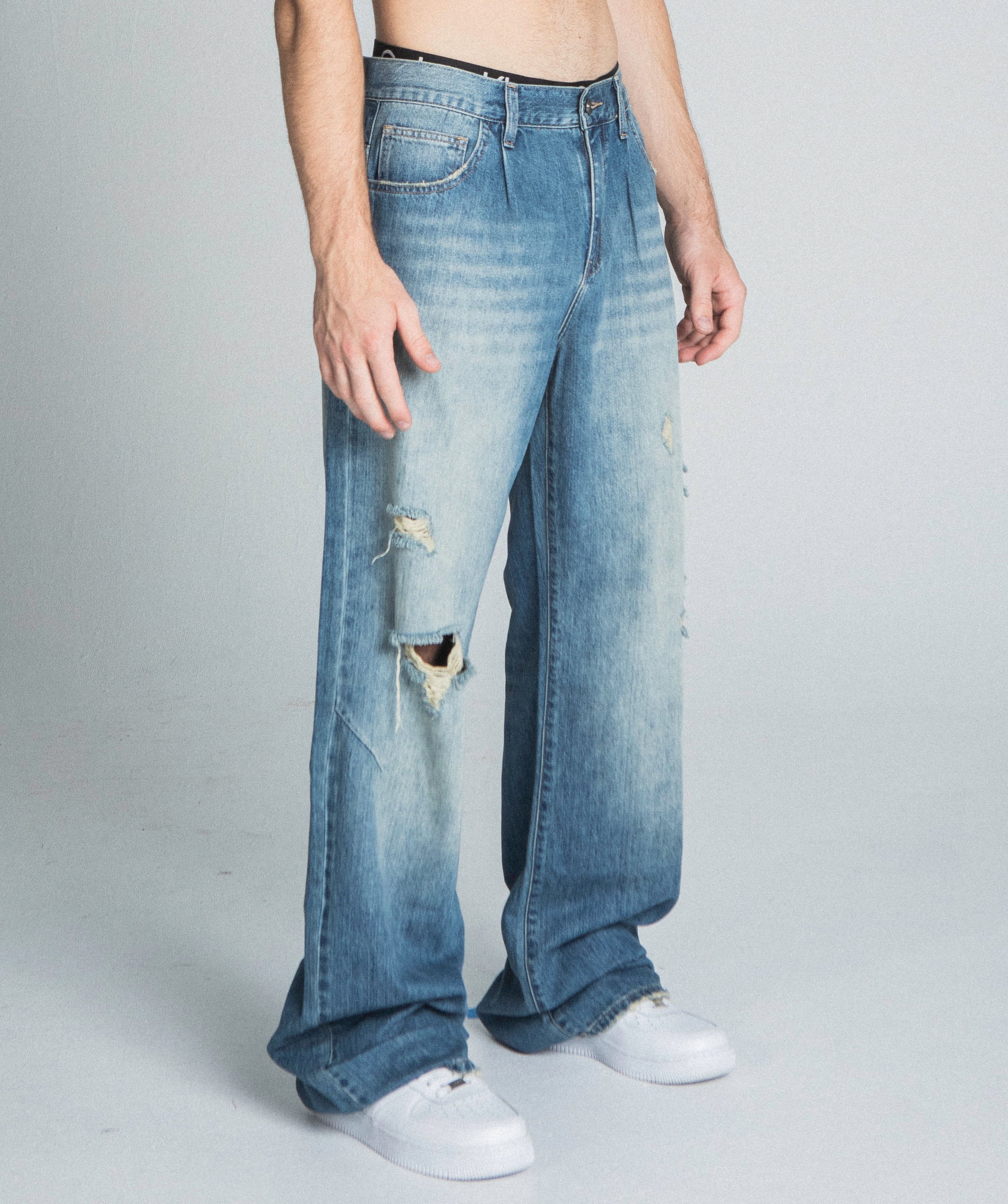 Classic Blue Lightly Distressed Baggy Jeans | AJ09-3