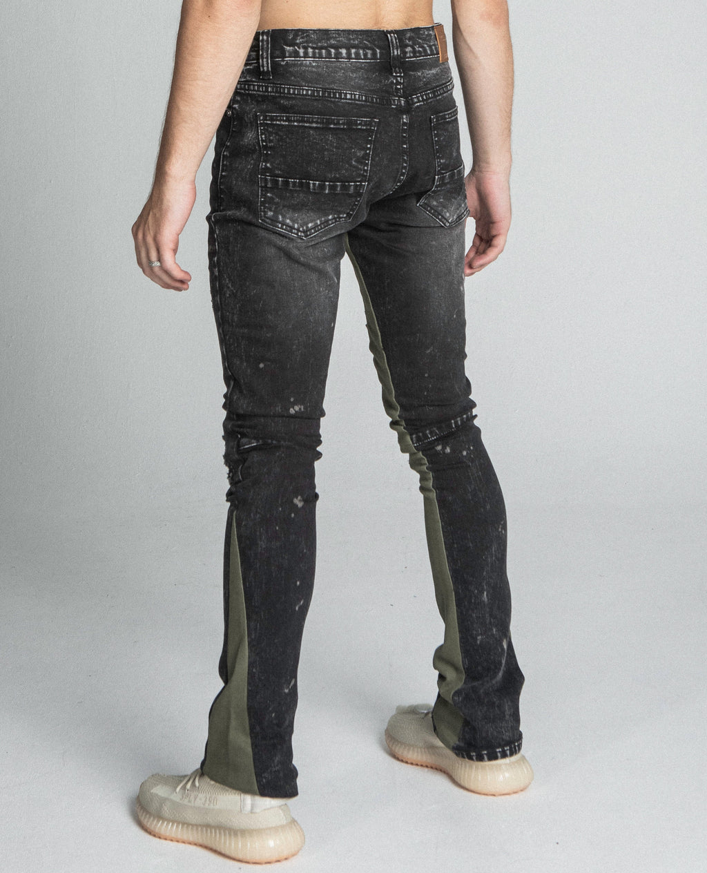 Armor Jeans Distressed Star Stacked Black/Brown | AR711