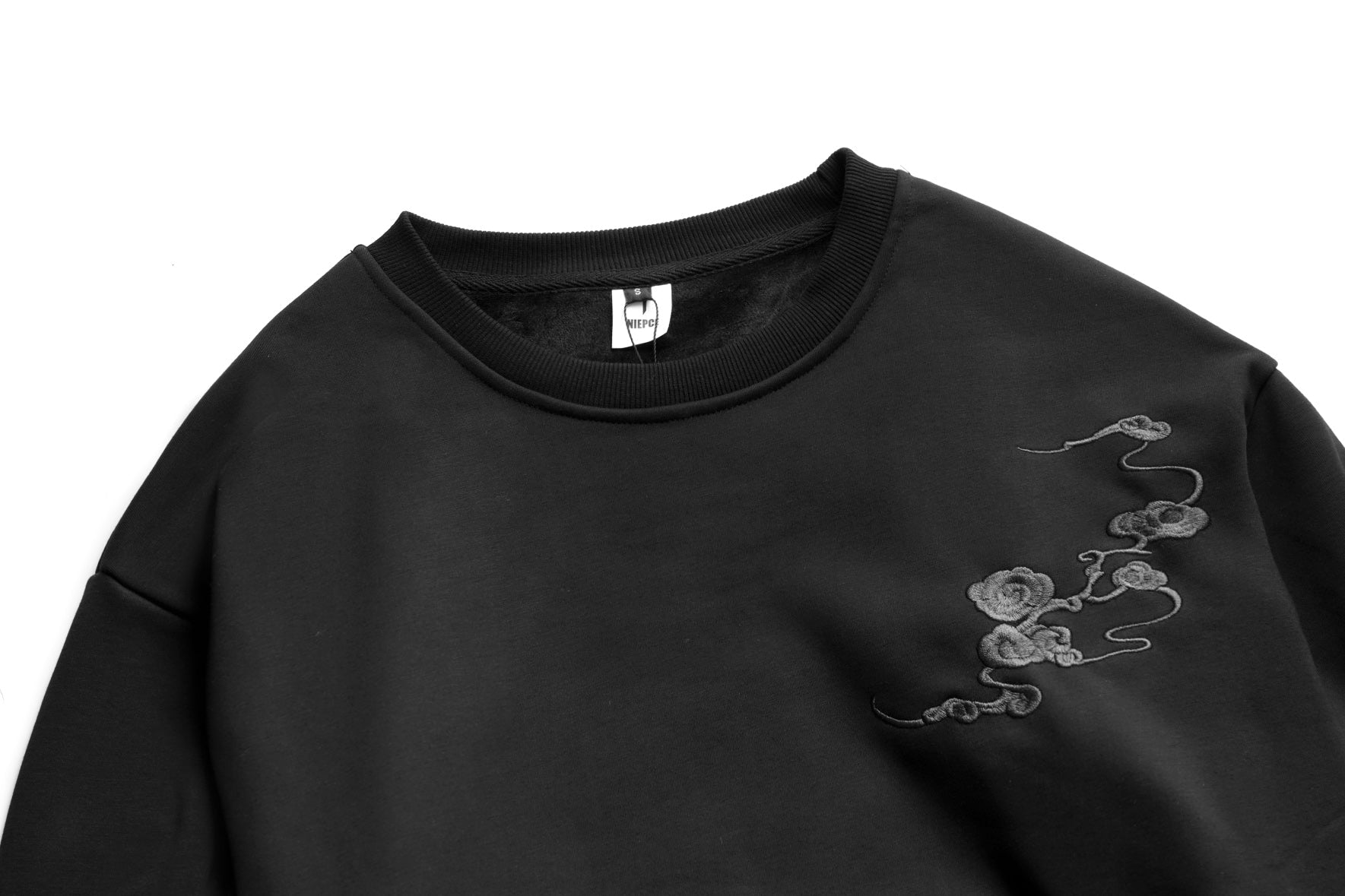Embroidered Kirin Sweater | SW9102