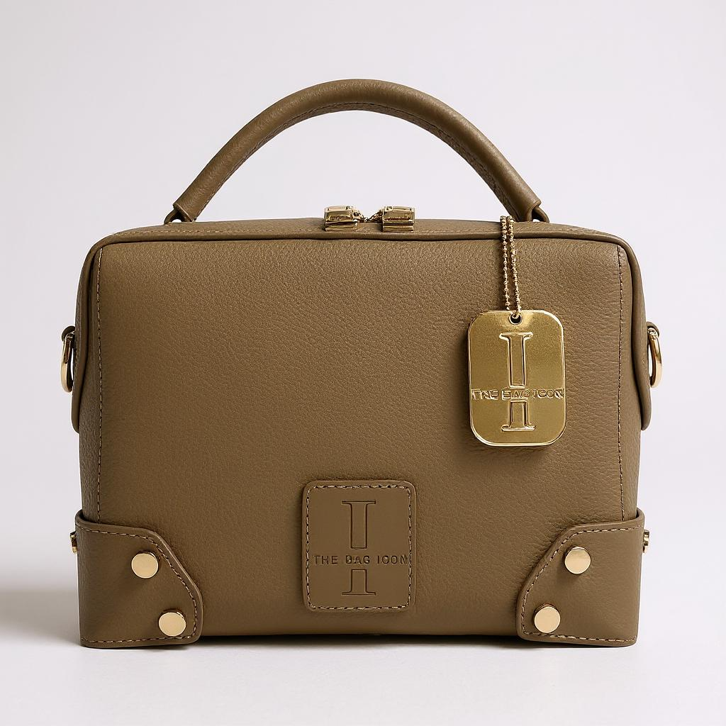 The Petite Grandmere Trunk Bag