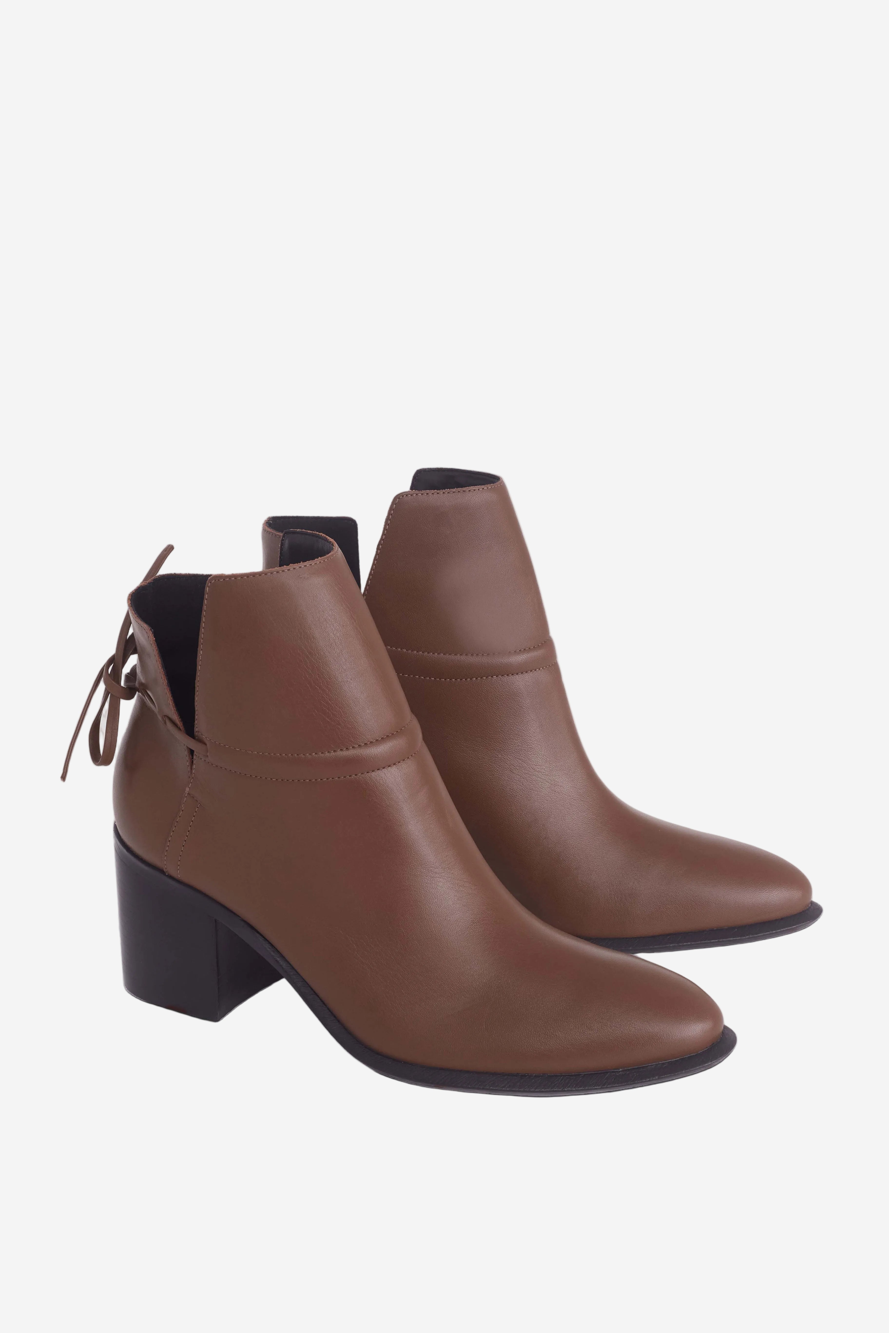 Mangará Attalea Leather Ankle Boots