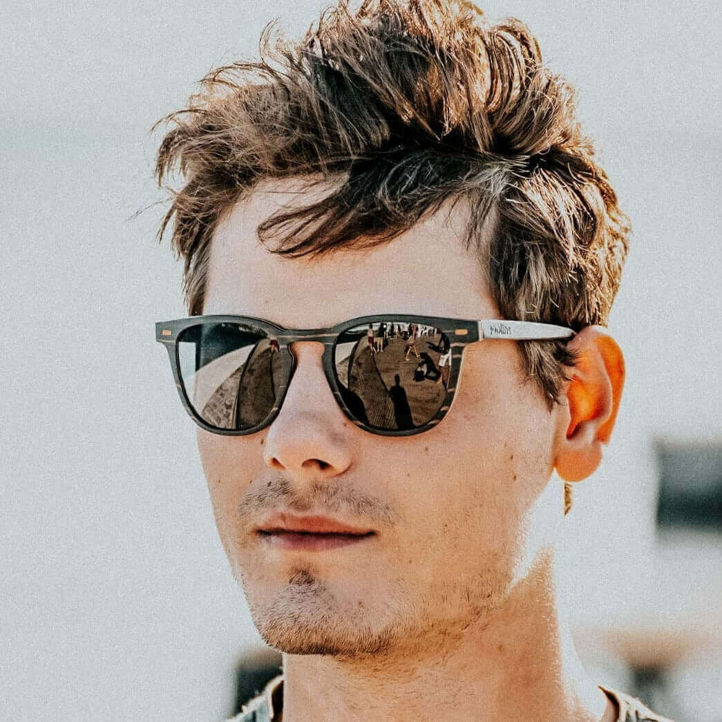 Lark Unisex Wooden Sunglasses