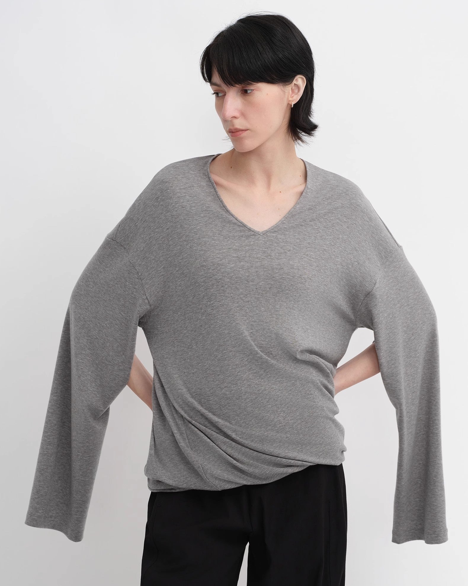 Tencel Wool V-Neck Two-Wear Elastic Hem T-Shirt