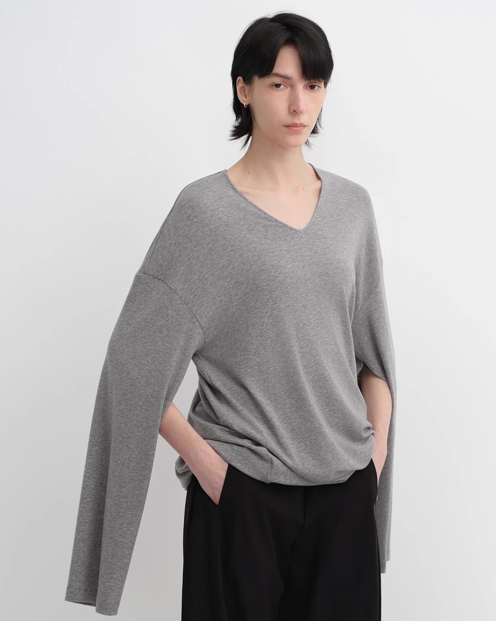 Tencel Wool V-Neck Two-Wear Elastic Hem T-Shirt