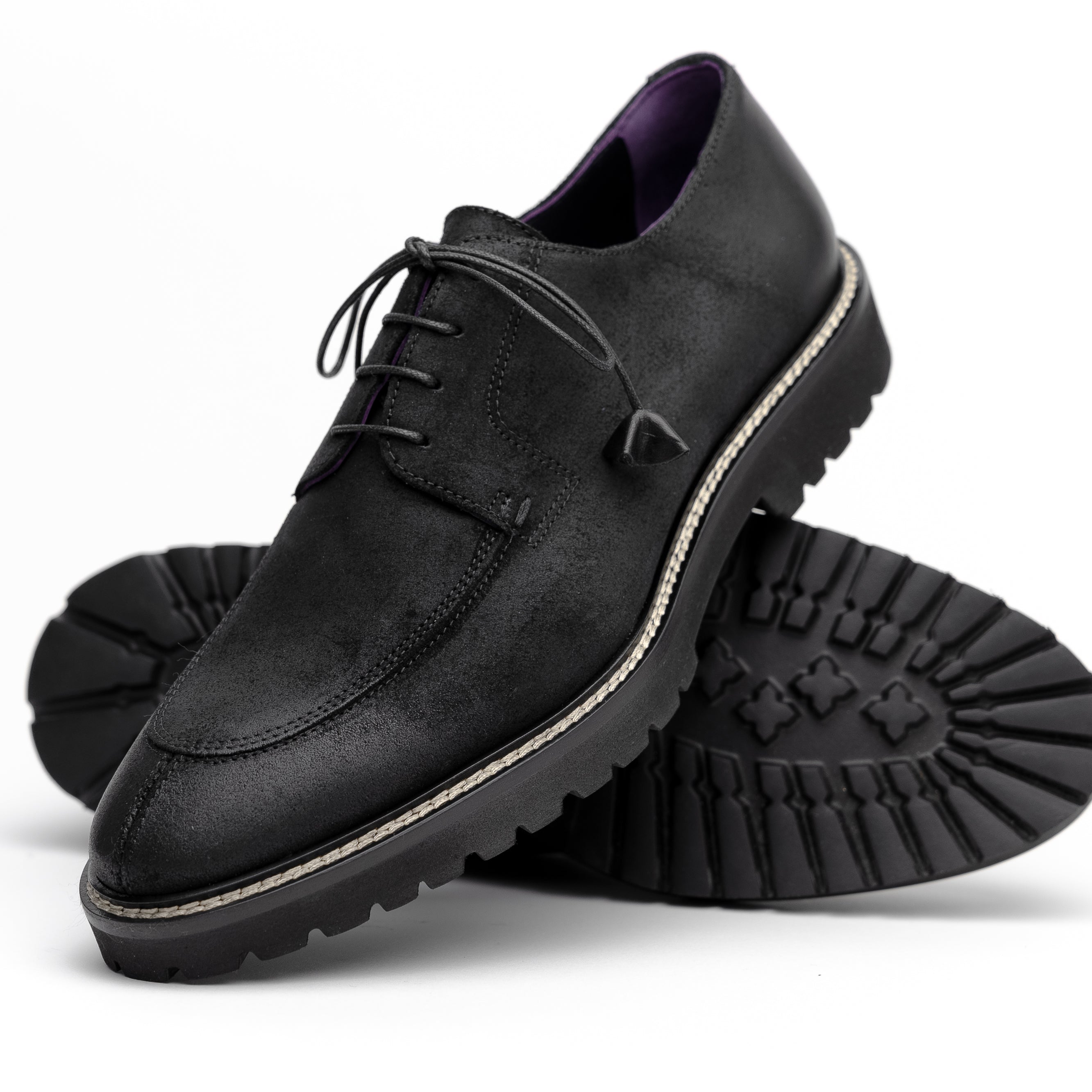 CAMPO Sueded Goatskin Lace-Up with Wax Finish | Black