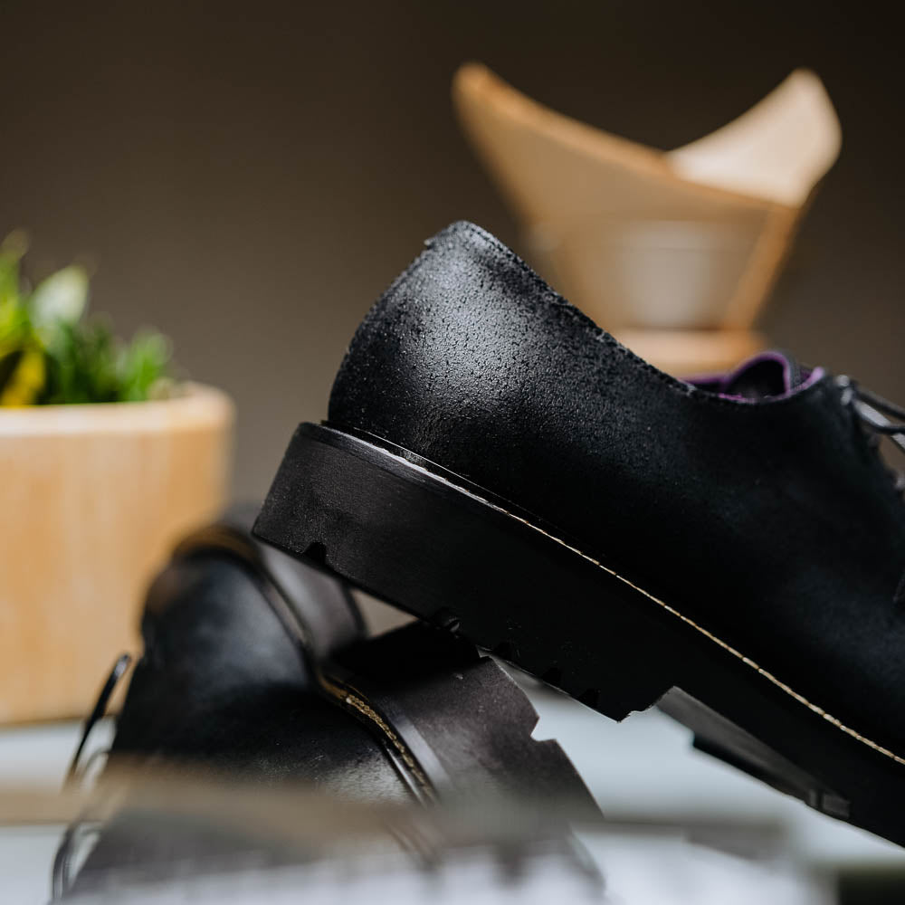 CAMPO Sueded Goatskin Lace-Up with Wax Finish | Black