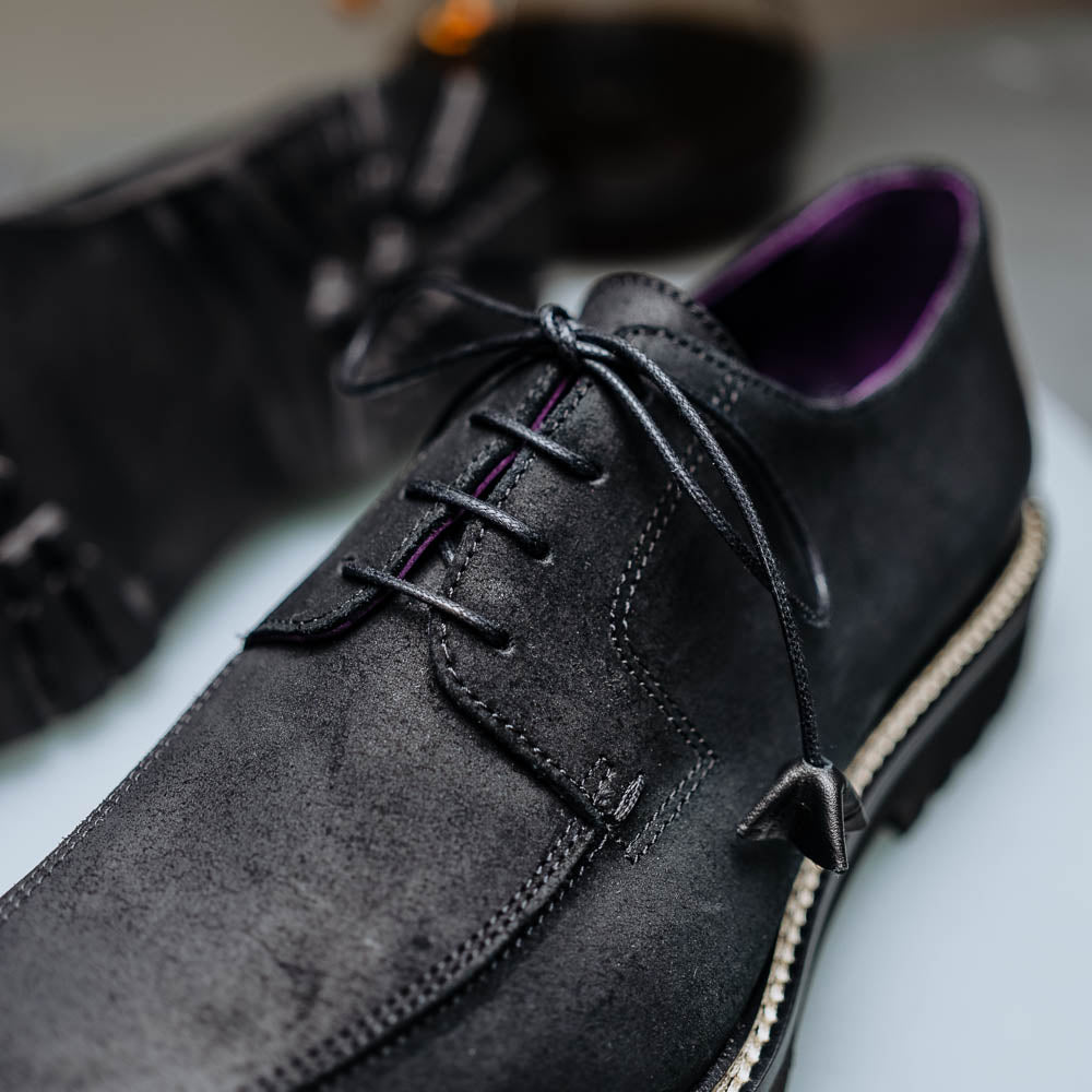 CAMPO Sueded Goatskin Lace-Up with Wax Finish | Black