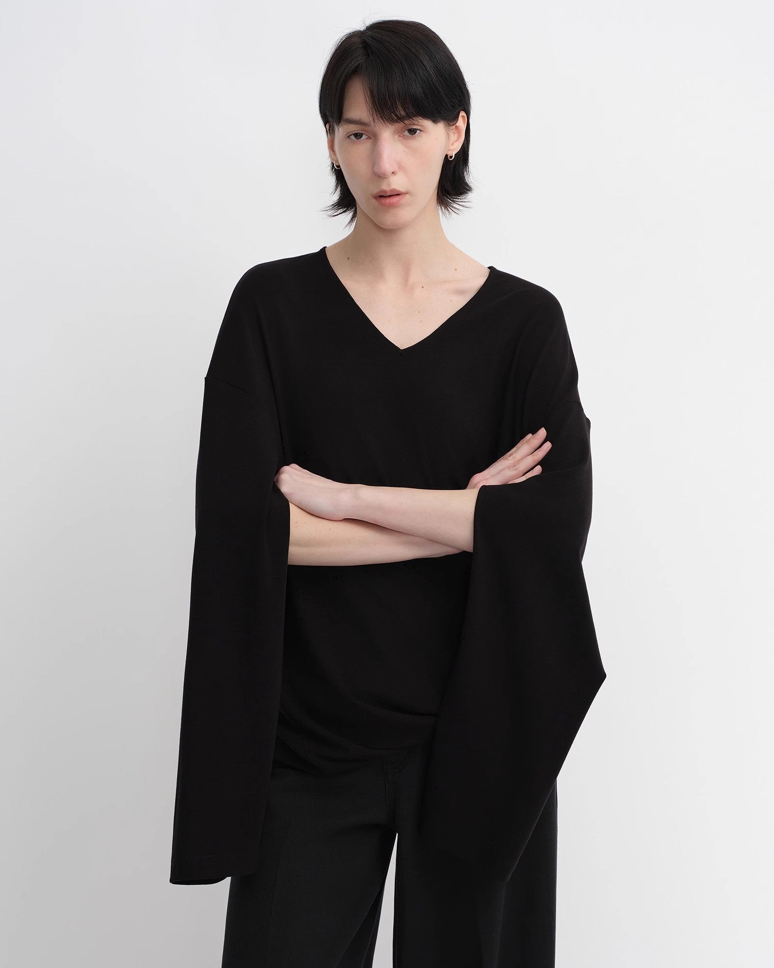 Tencel Wool V-Neck Two-Wear Elastic Hem T-Shirt