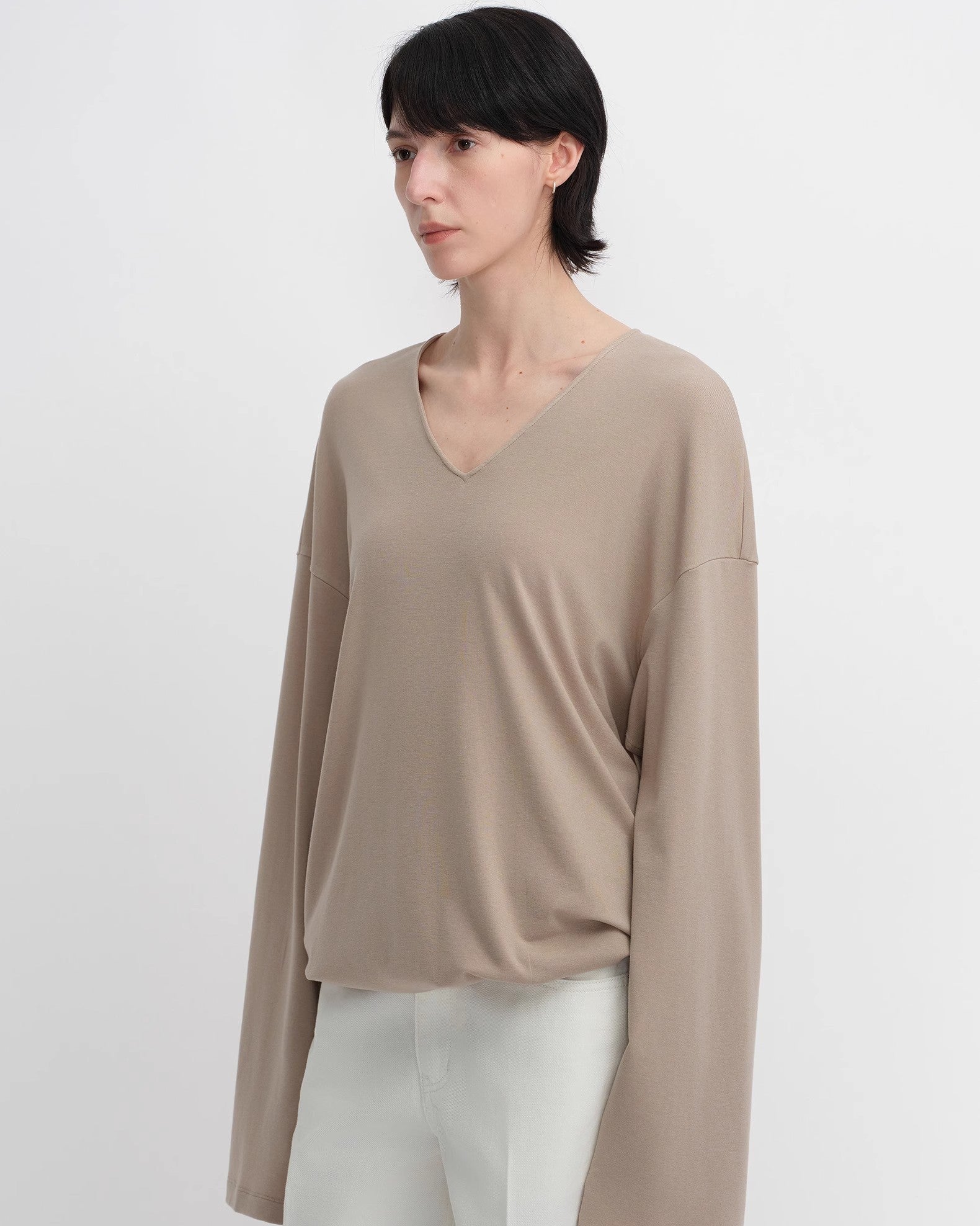 Tencel Wool V-Neck Two-Wear Elastic Hem T-Shirt