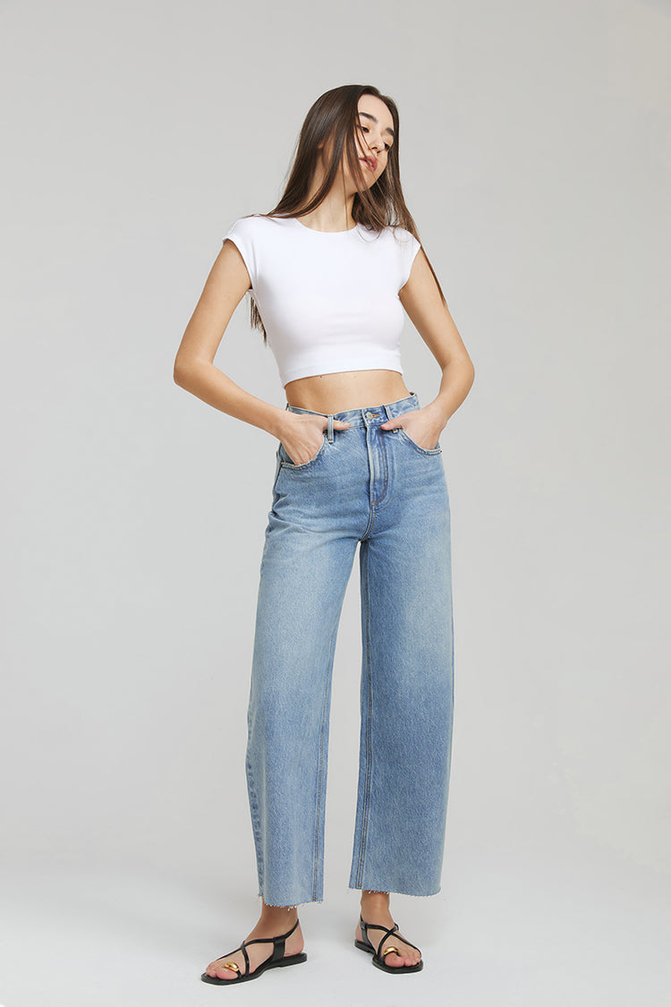 Moon Curve Raw Hem Crop Jeans | HJ129