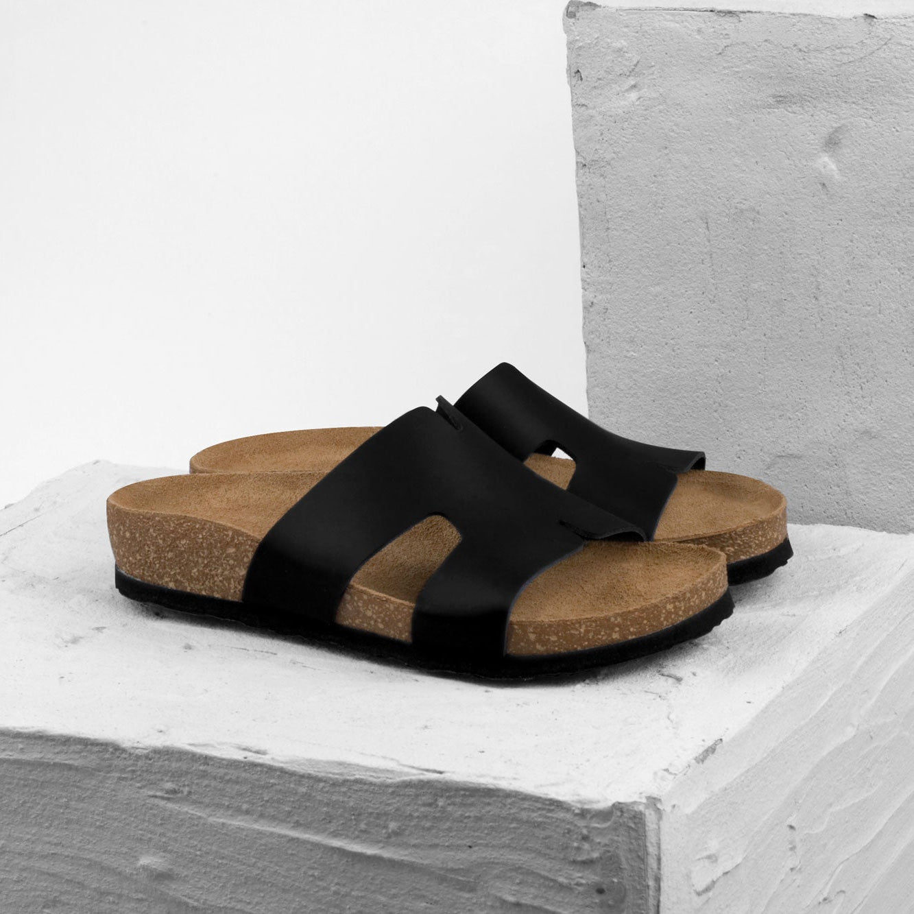 Liora by LEON Women’s Leather Slide | One‑Piece Leather Comfort Sandal