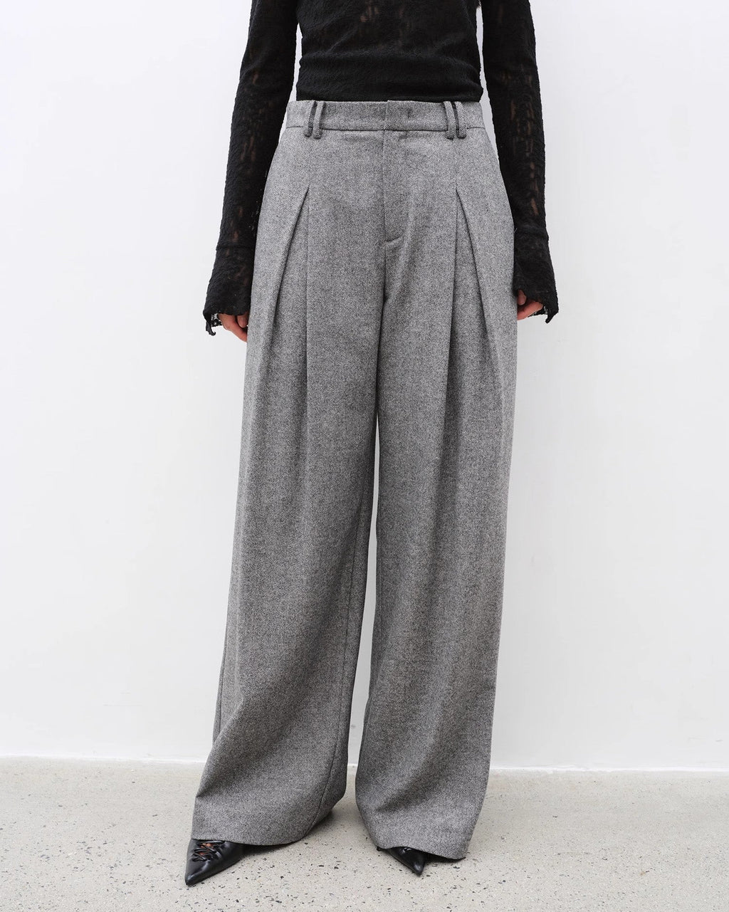 ‘City Stroll’ Relaxed Wool-Blend Double-Pleated Wide-Leg Trousers