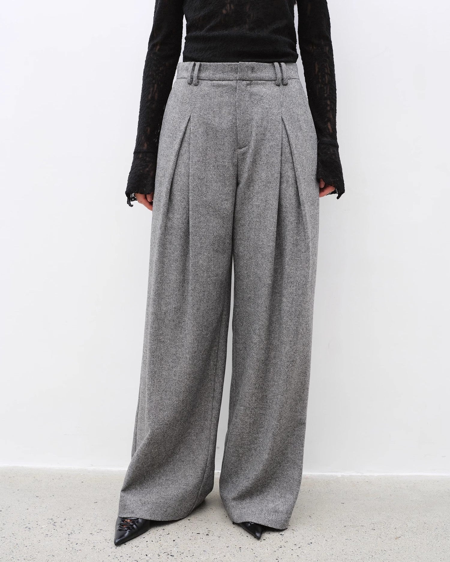 ‘City Stroll’ Relaxed Wool-Blend Double-Pleated Wide-Leg Trousers