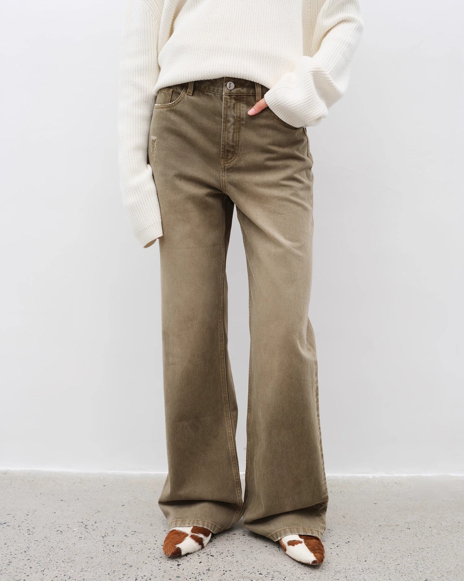 ‘Flare Mark’ Retro All-Season Slim Fit Versatile Washed Flared Jeans
