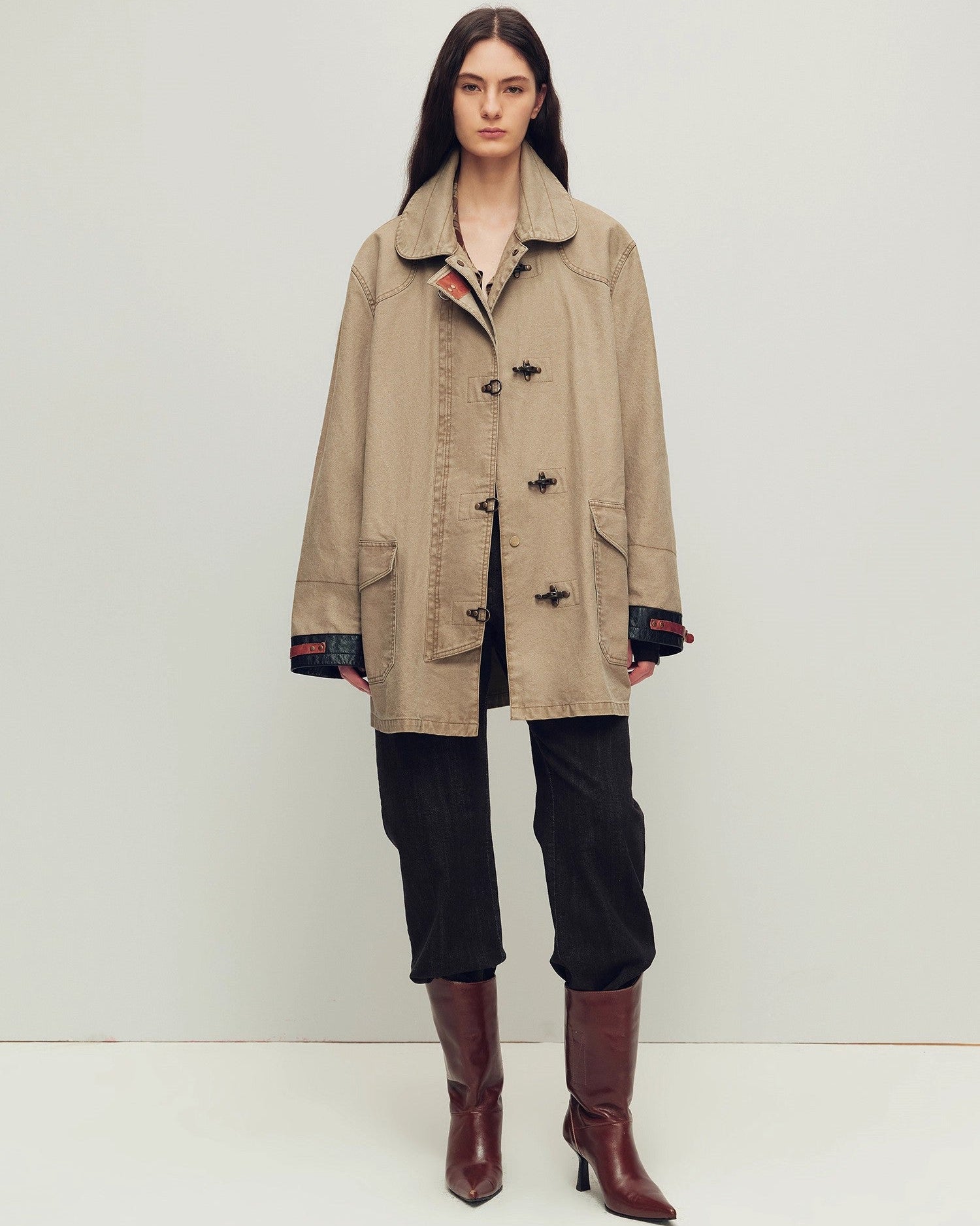 Premium White Goose Down Coat with Fur Collar ‘Winter Street Lights’