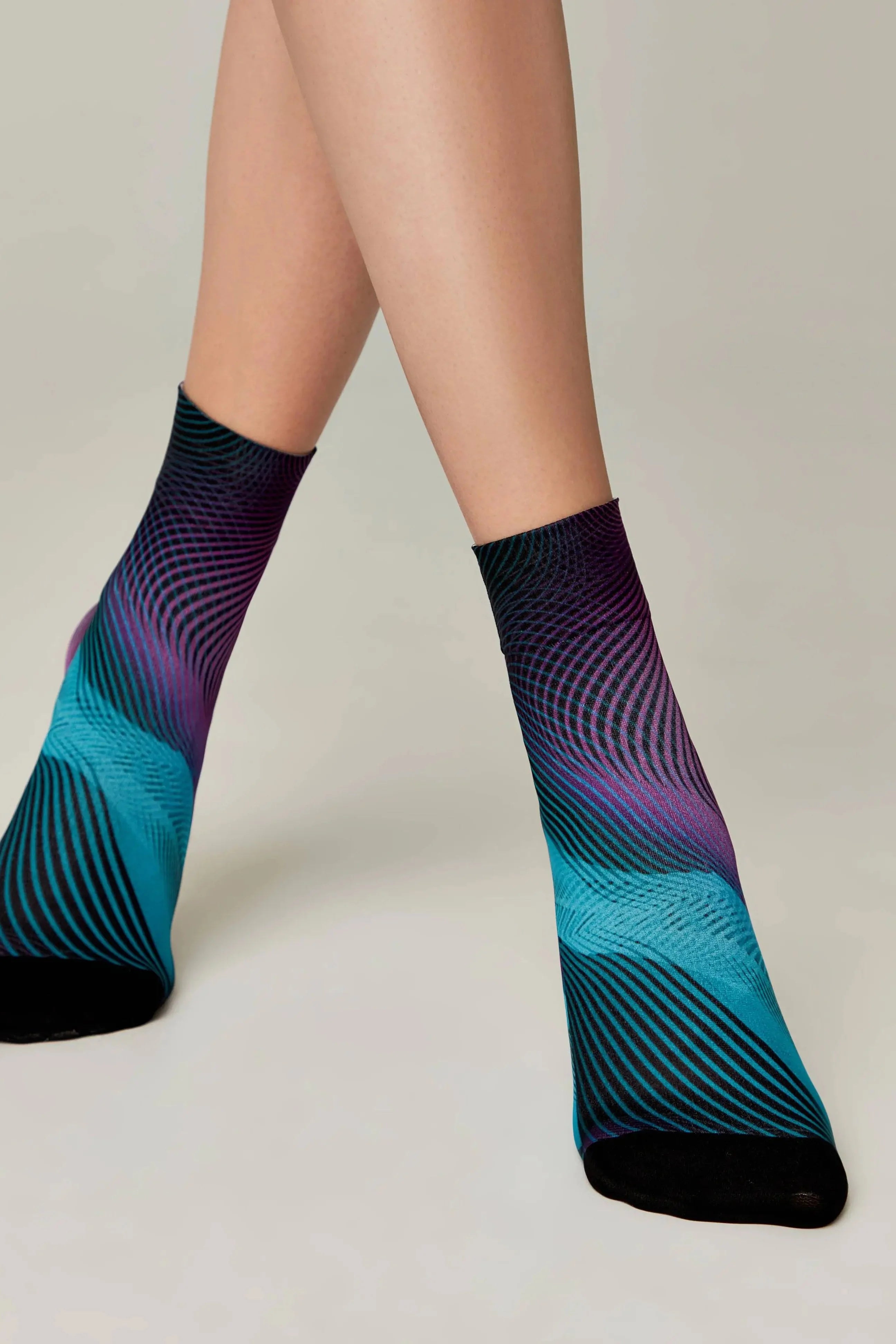 Conte Fantasy Socks 907 | "Hologram" Pattern