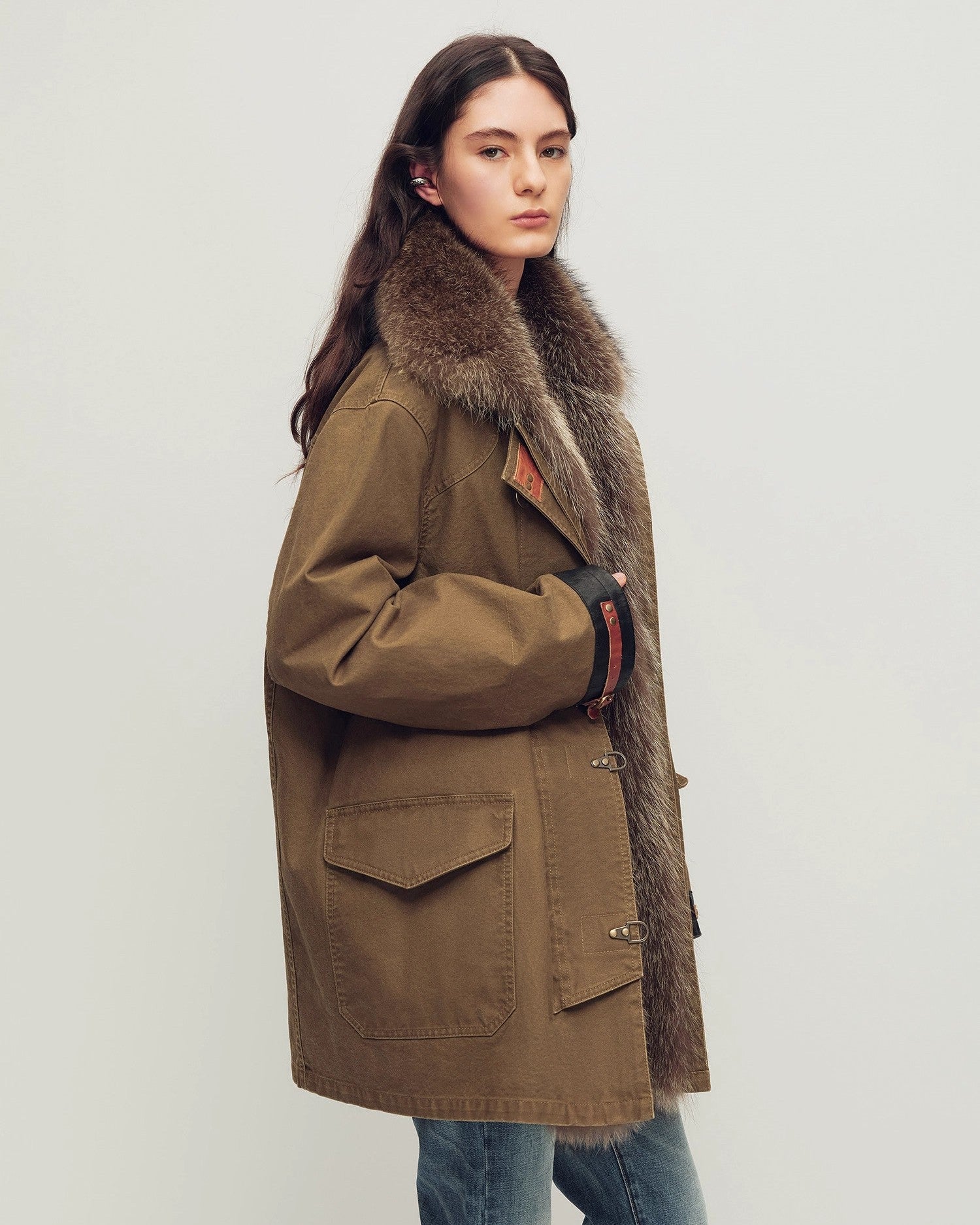 Premium White Goose Down Coat with Fur Collar ‘Winter Street Lights’