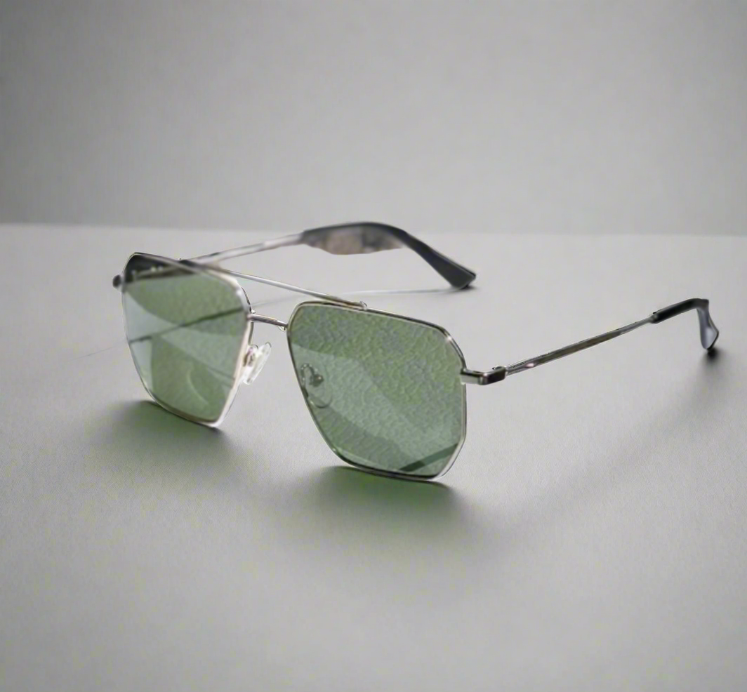 WO|MN Aviator Sunglasses Polarized Green in Gold Metal