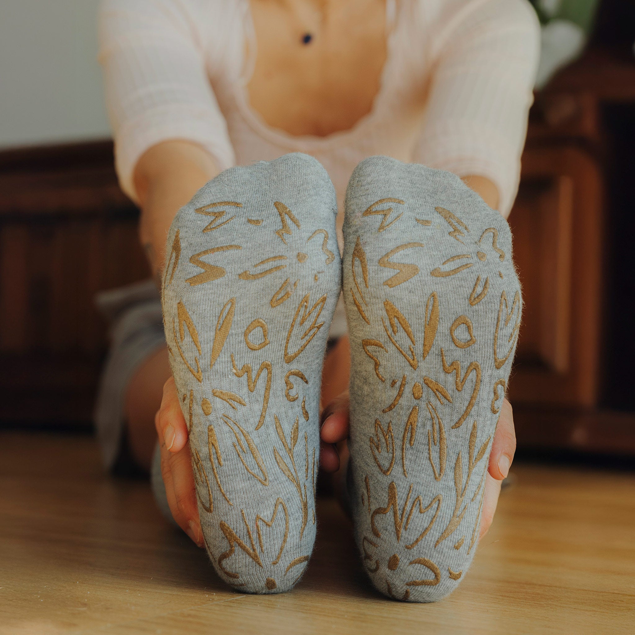 Serene Socks Adult Organic Cotton Non-Slip Socks 4 Seasons Grey | 2 Pairs