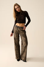 Black Cropped Lace T-Shirt with Long Sleeves