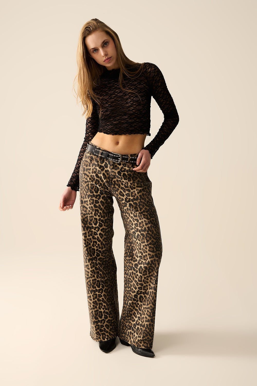 Black Cropped Lace T-Shirt with Long Sleeves