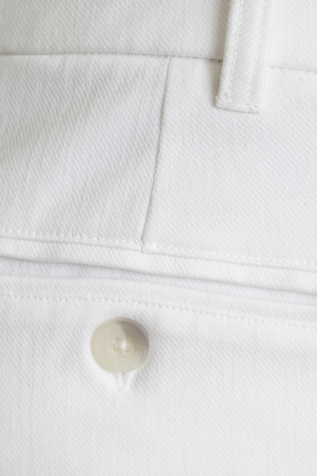 Stretch Eagle Shorts | White