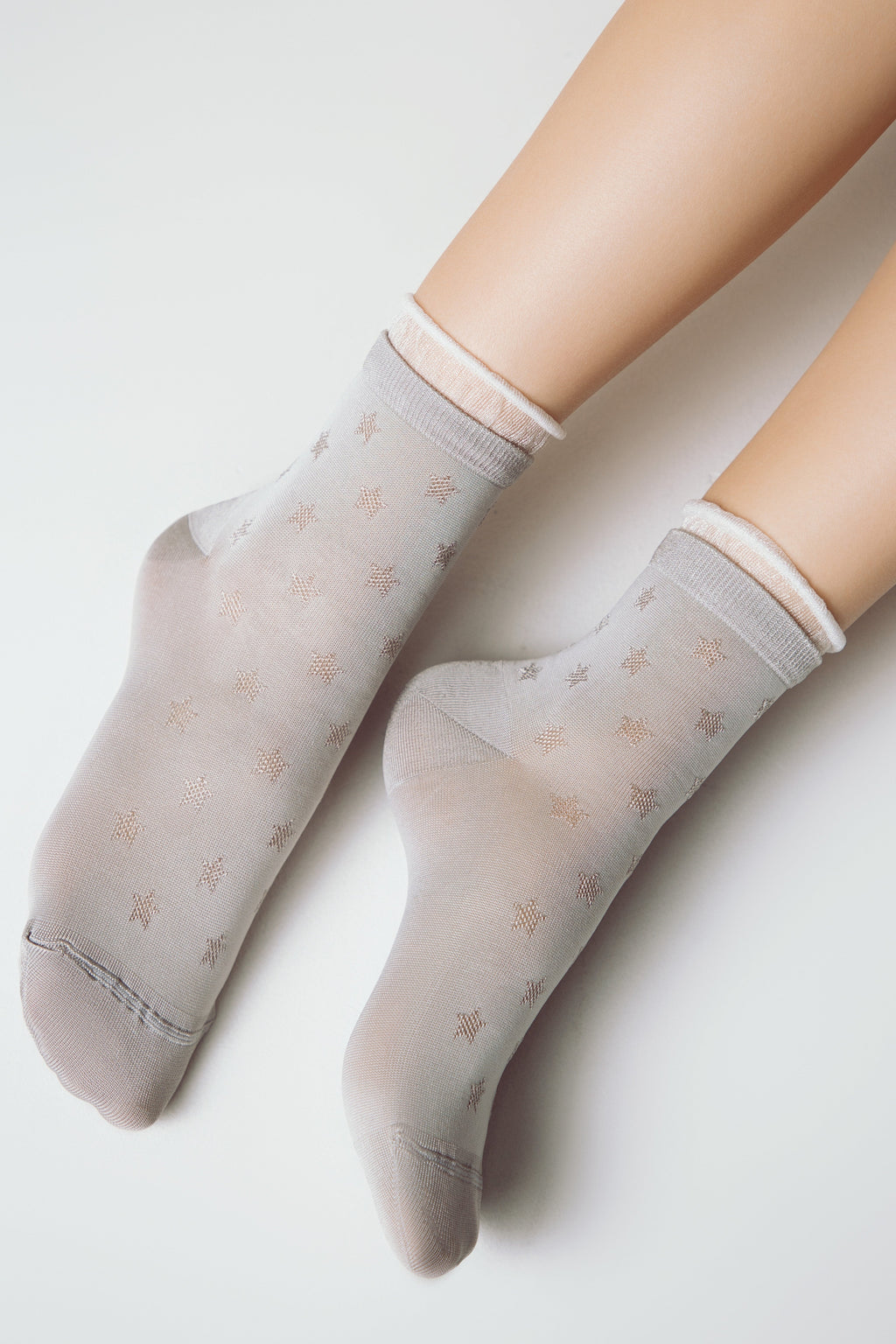Conte Socks Classic 491 | Glossy Pattern and Decorative Transparent Mesh
