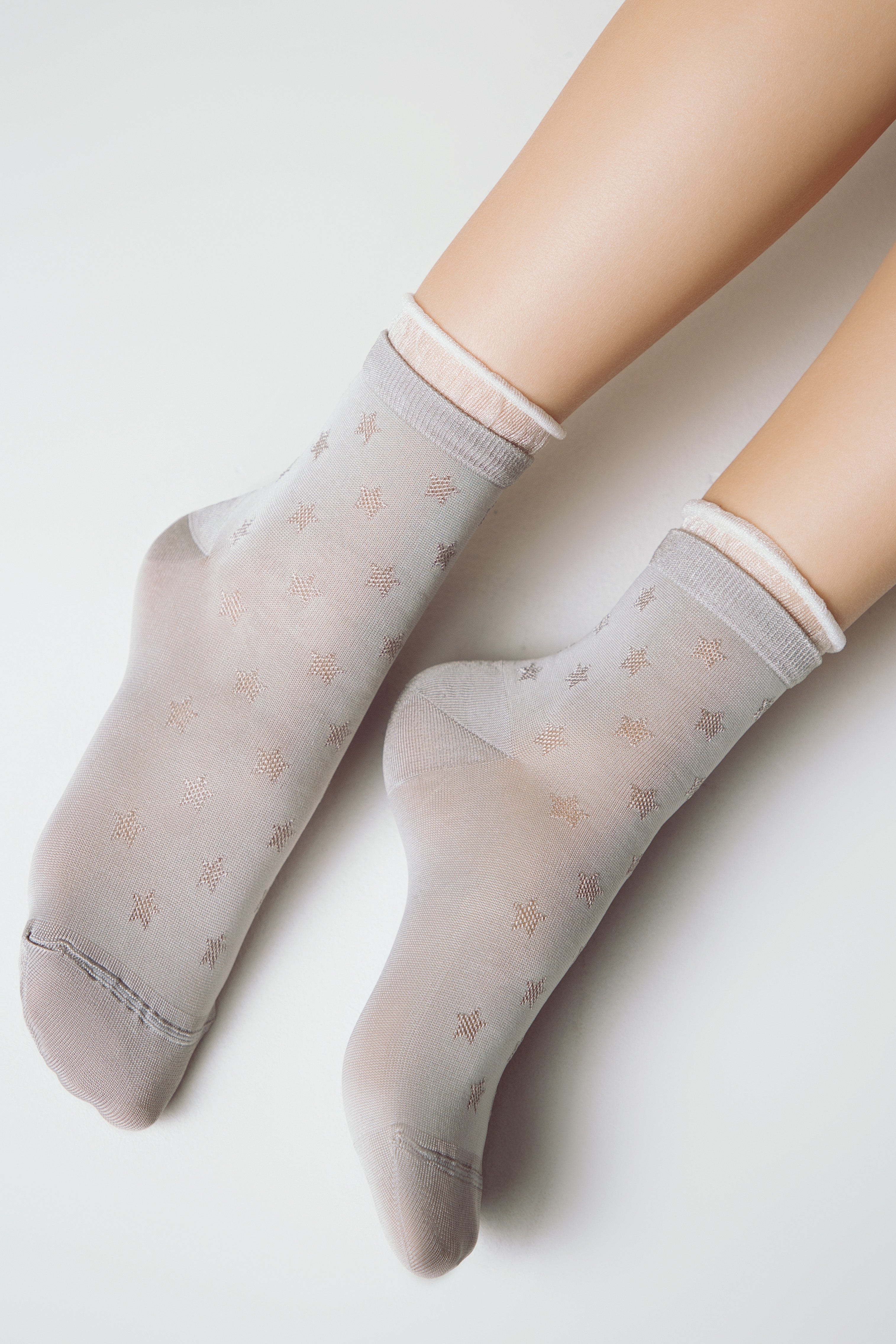 Conte Socks Classic 491 | Glossy Pattern and Decorative Transparent Mesh