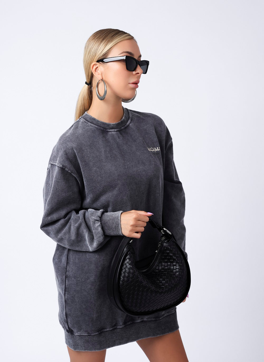 WO|MN Bold and Sleek Square Sunglasses | Black