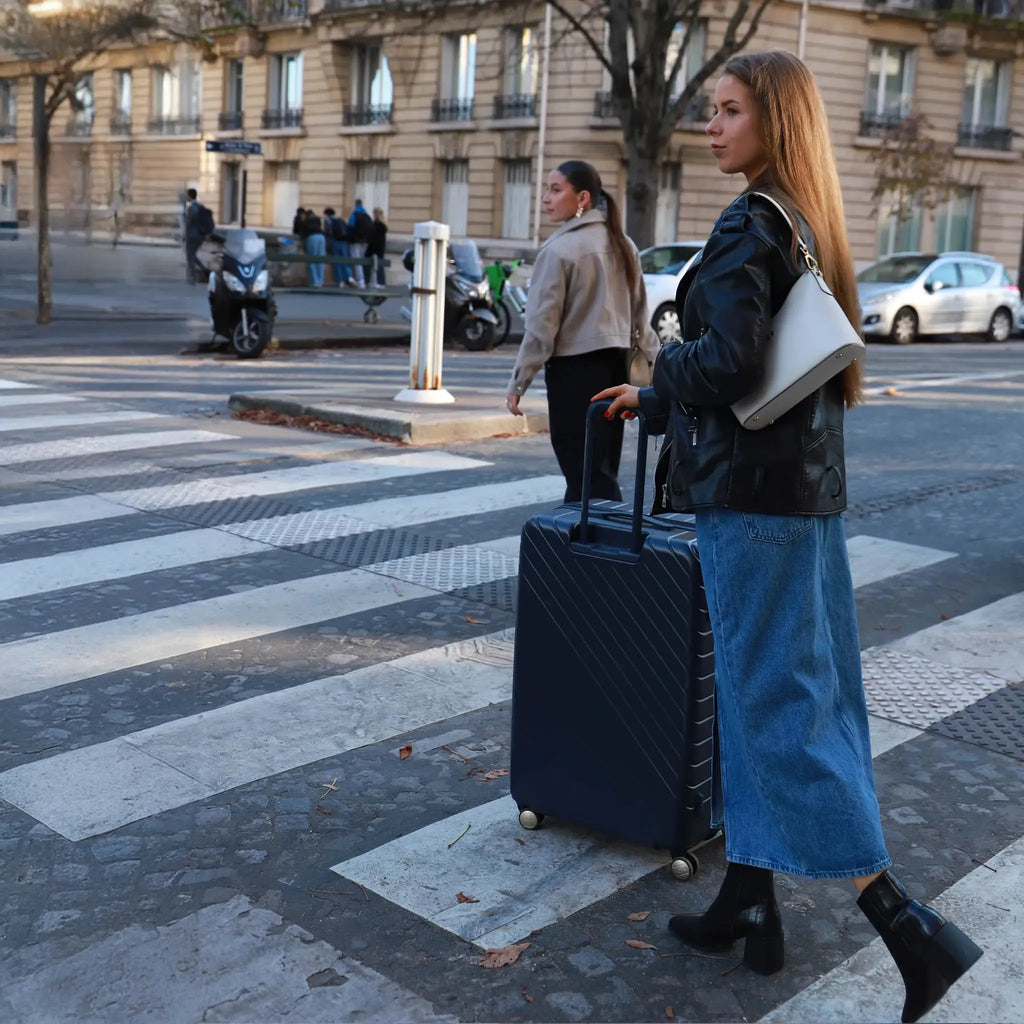 Louvre 2-Piece Expandable Polycarbonate Luggage Set