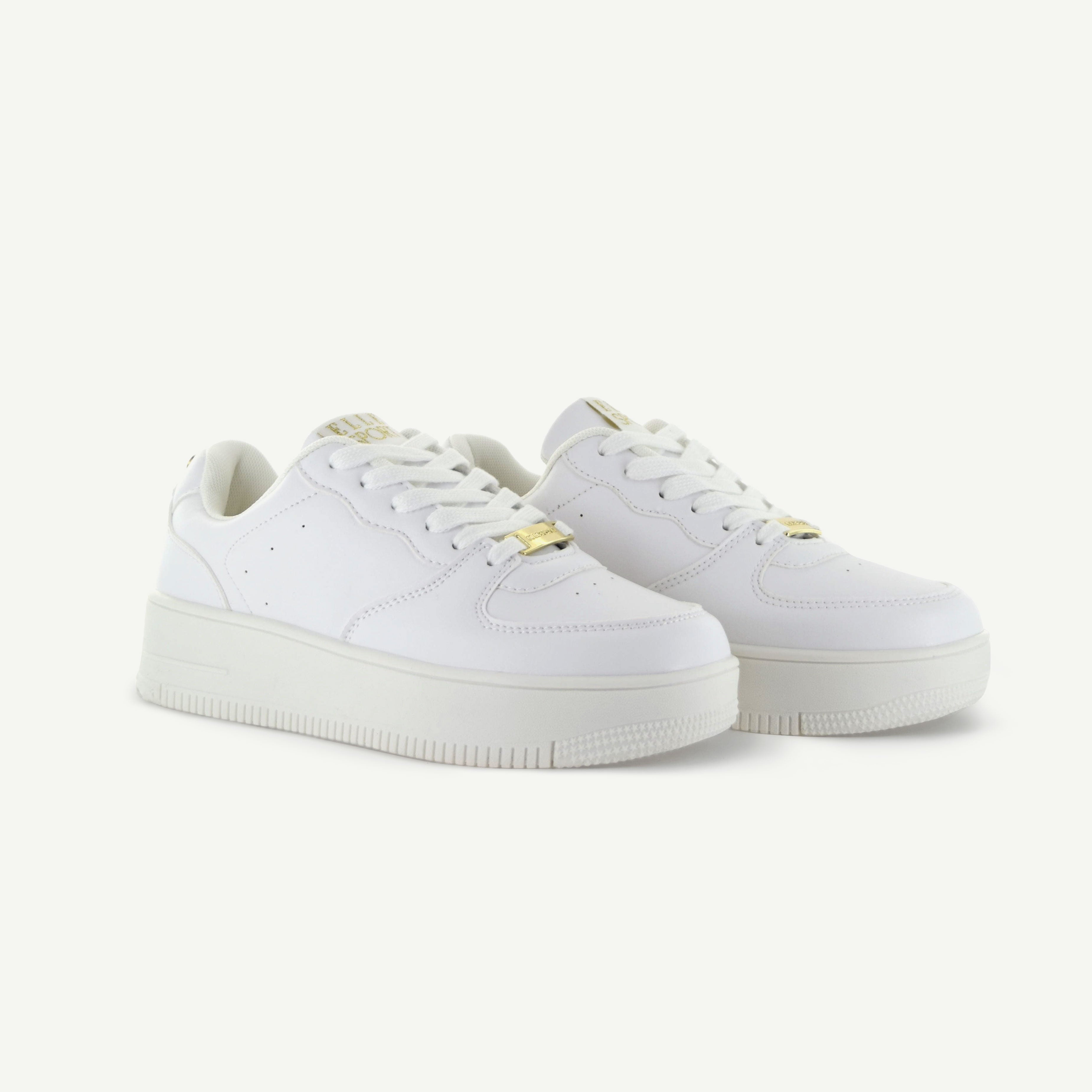 The METRO Platform Court Shoe | White