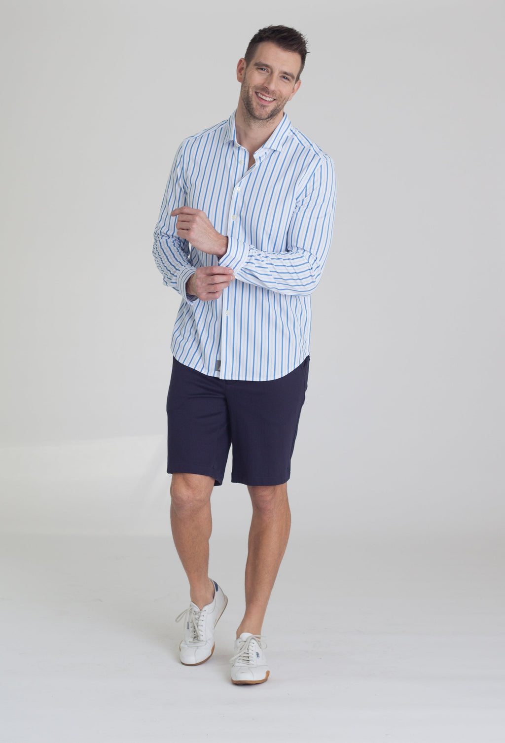 Stretch Eagle Shorts | Navy