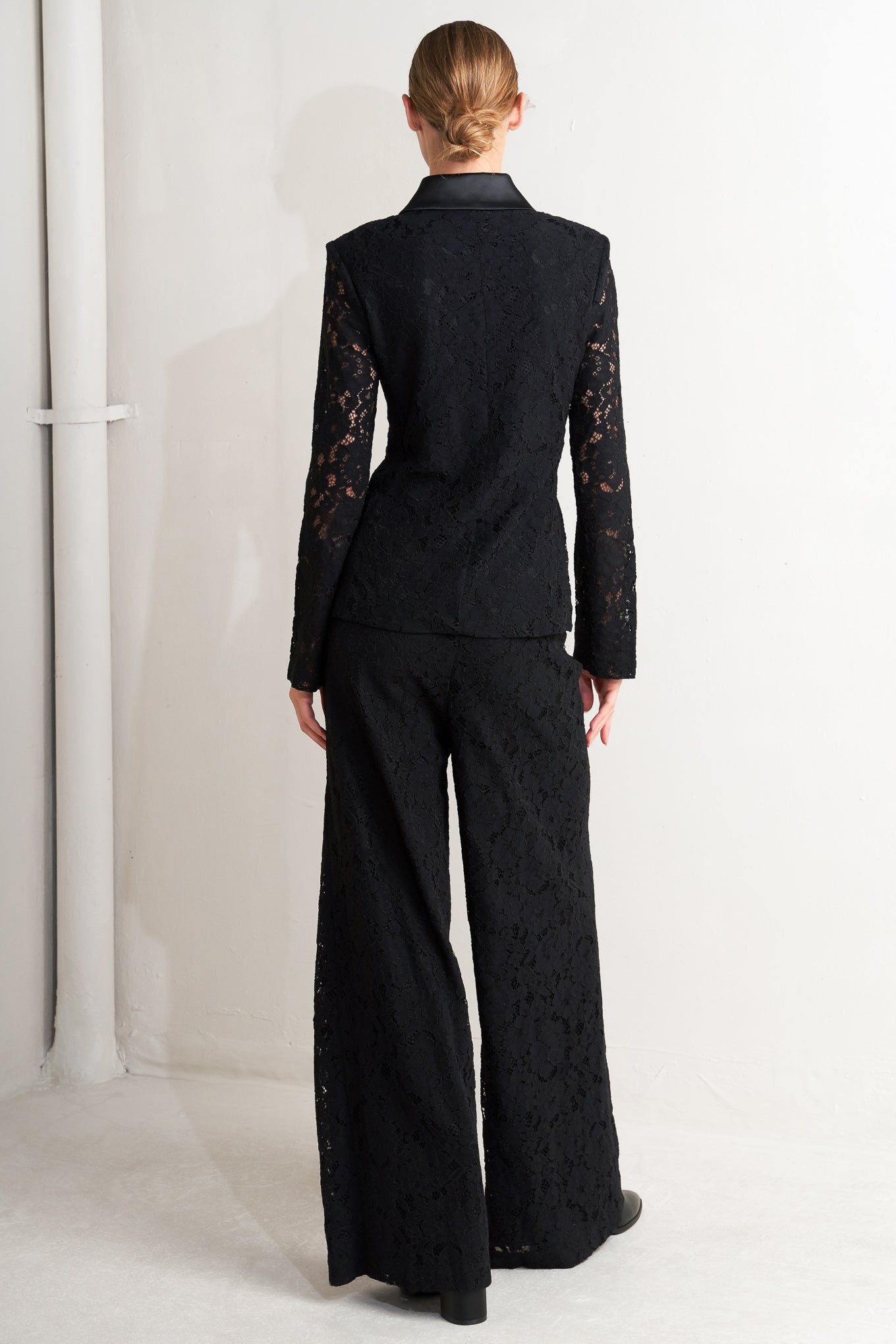 Shadow Glam Woven Lace Blazer | Black
