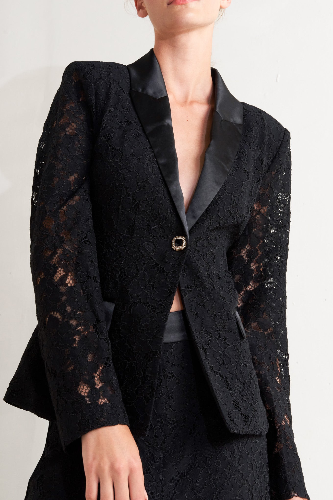 Shadow Glam Woven Lace Blazer | Black