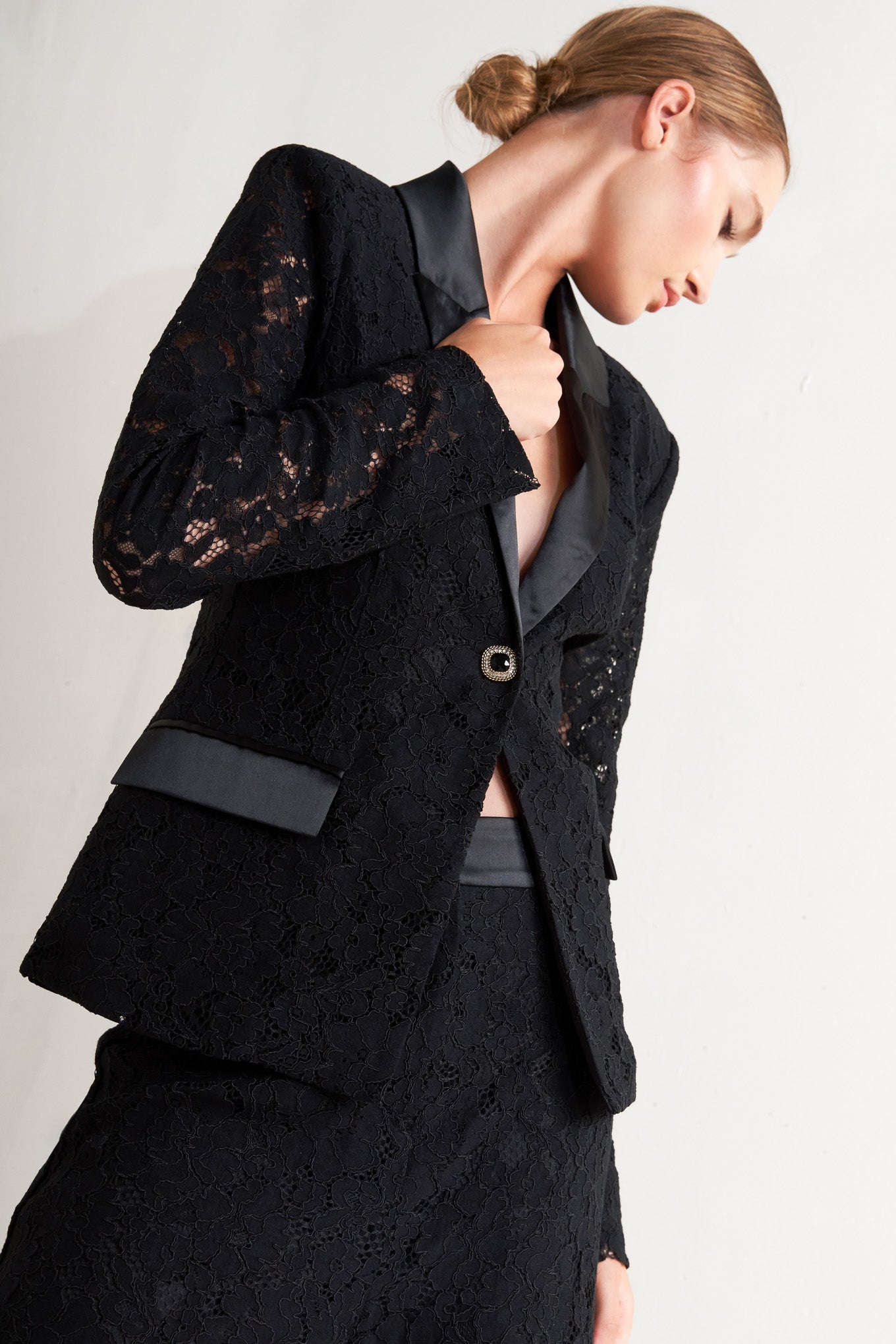 Shadow Glam Woven Lace Blazer | Black