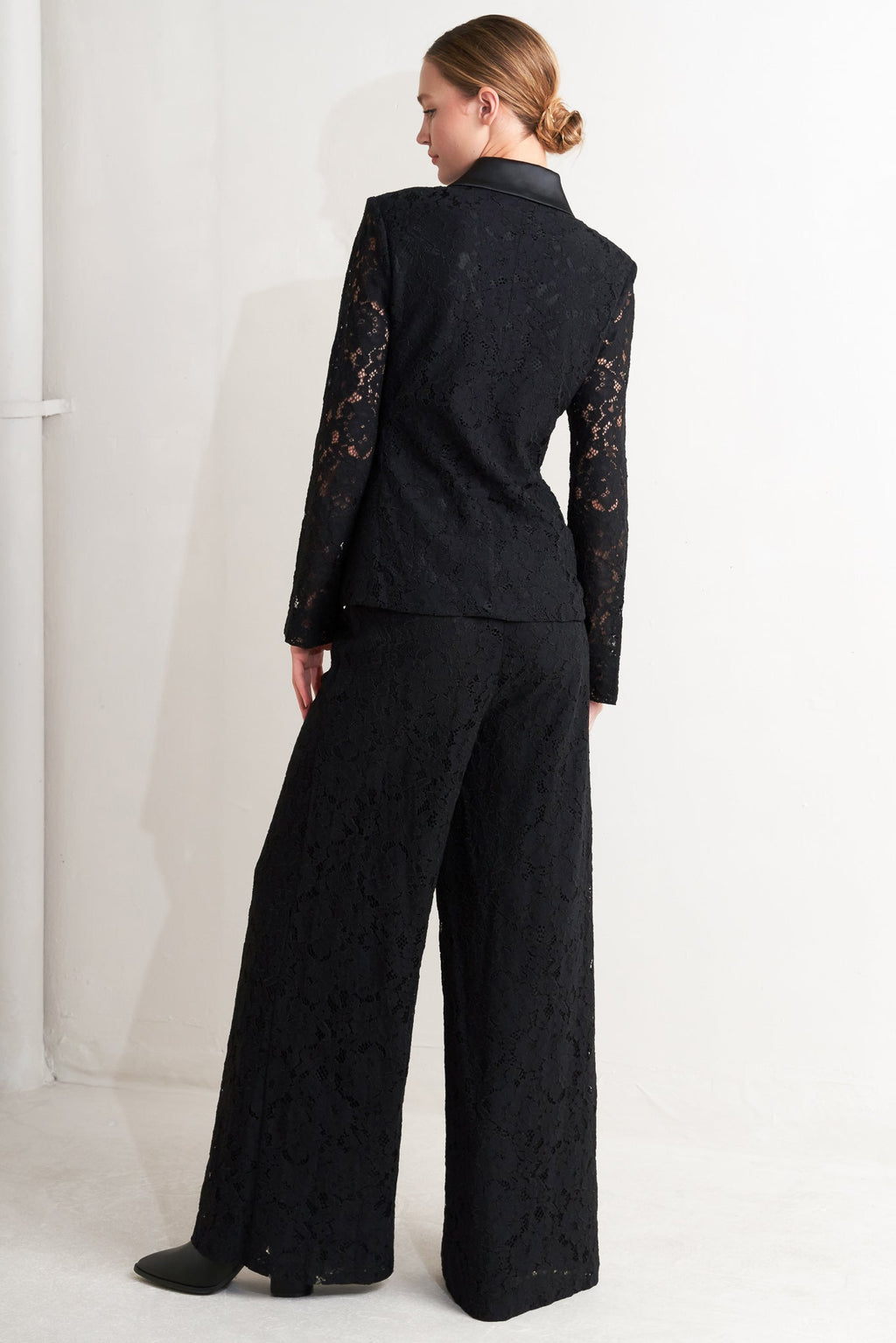 Shadow Glam Woven Lace Pants | Black