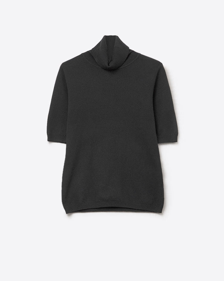 Fine Knit Sweater in Black with a High Neck and Elbow-Length Sleeves