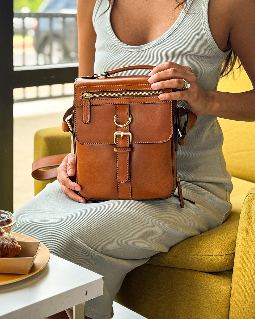 Smith & Wesson Vault Crossbody