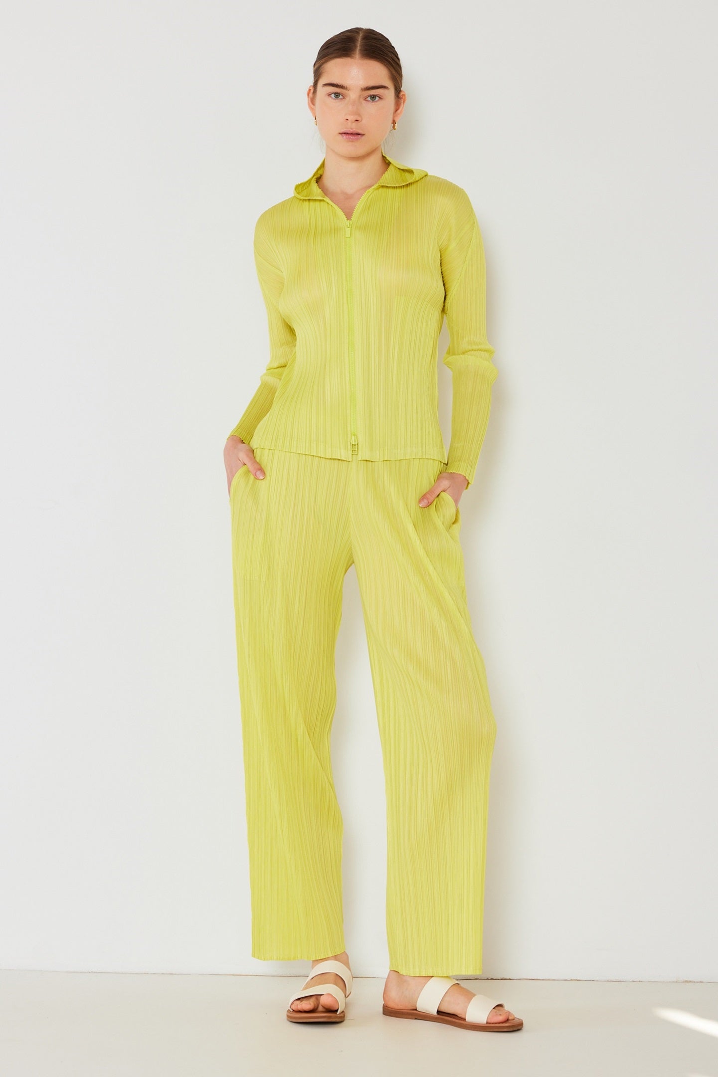 Pleated Jacket with Two-Way Zipper J01HD Lime
