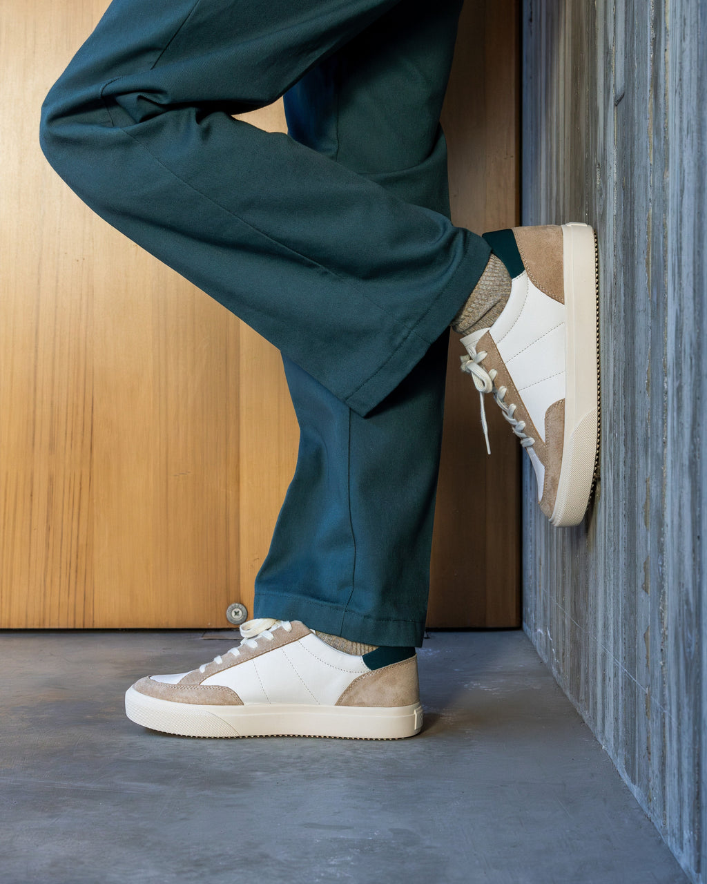 Monroe Venice Sneaker | White/Tan