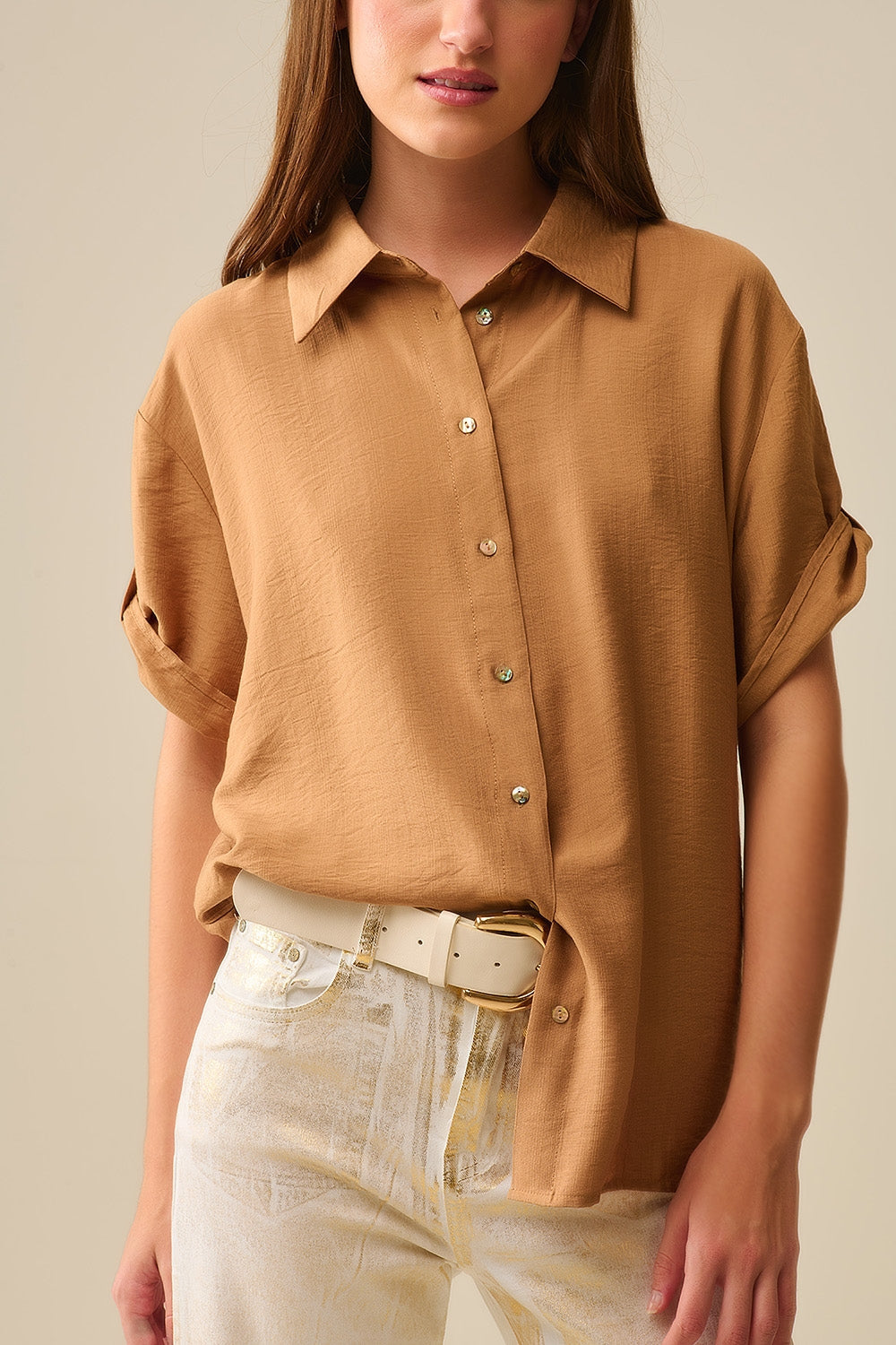 Relaxed Camel Short Sleeve Shirt with Gold Buttons