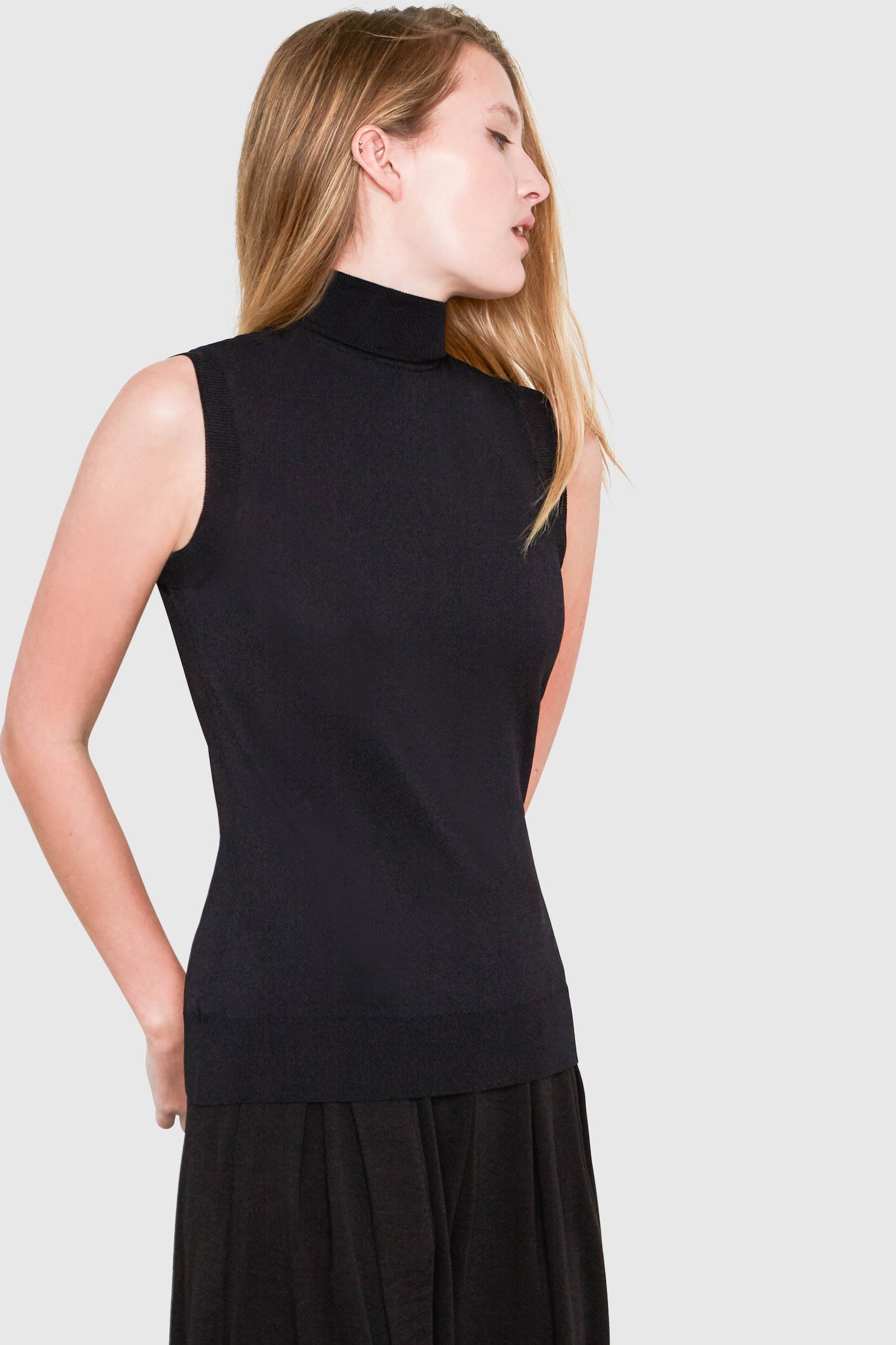 HEPBURN Sleeveless Viscose Sweater BLACK