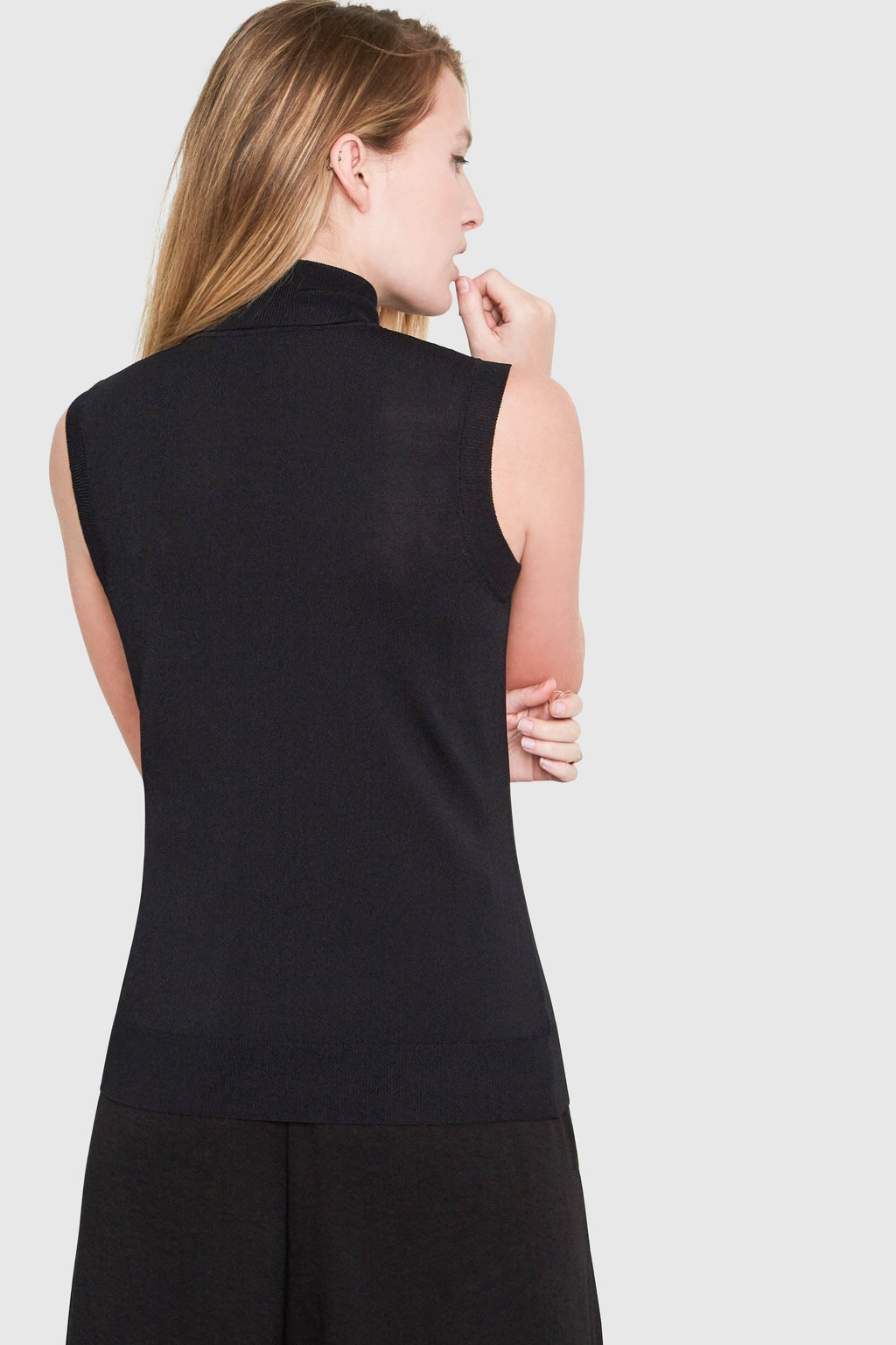 HEPBURN Sleeveless Viscose Sweater BLACK