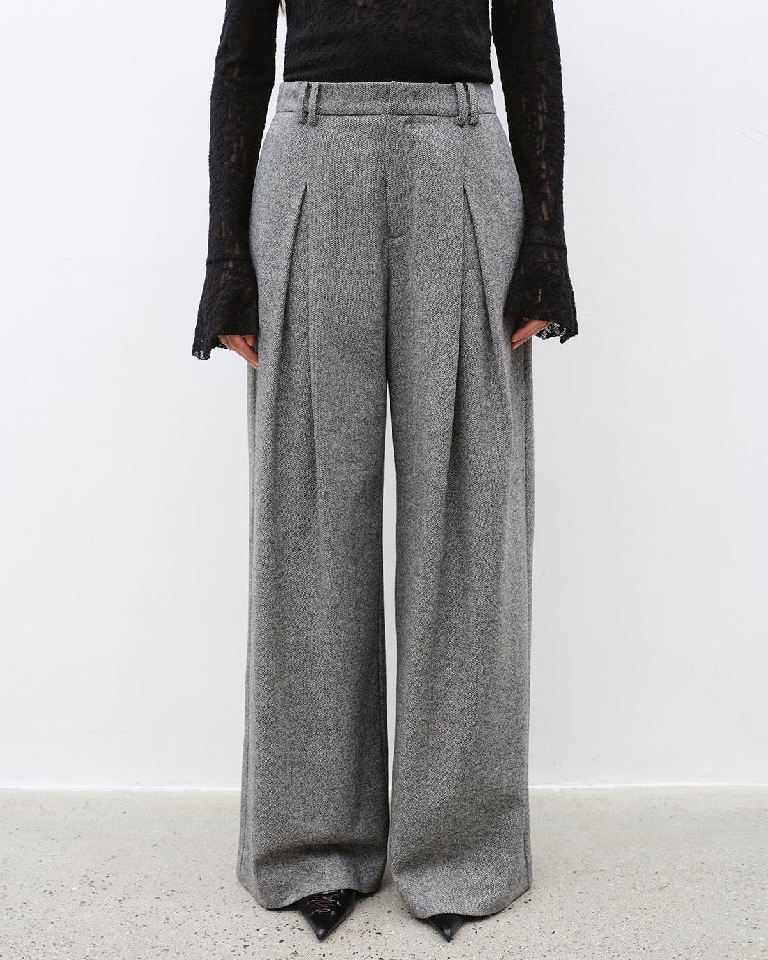 ‘City Stroll’ Relaxed Wool-Blend Double-Pleated Wide-Leg Trousers