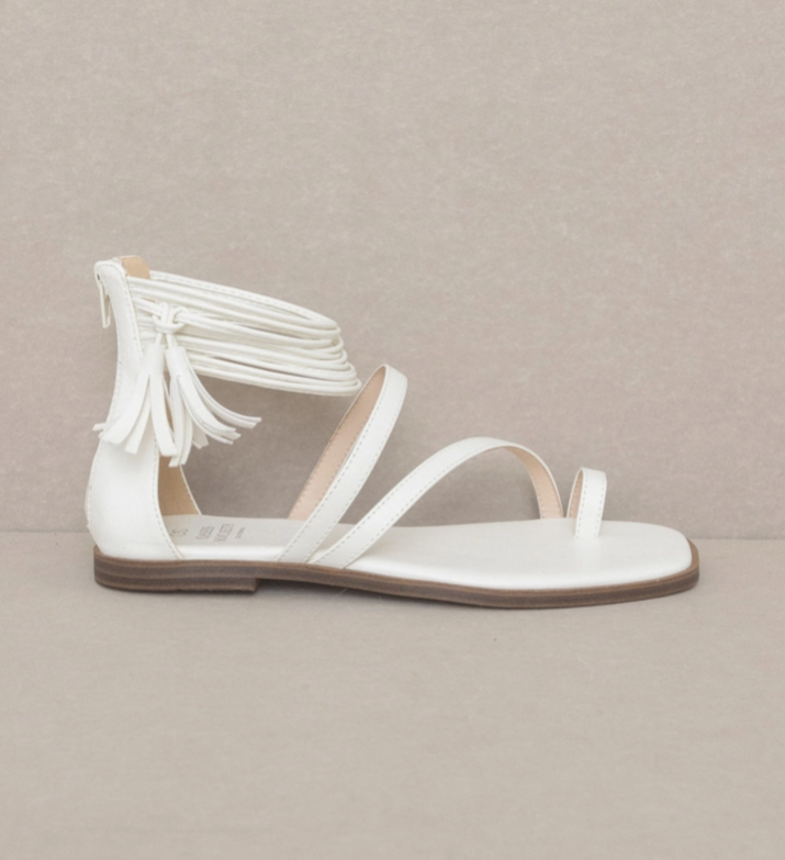 Oasis Society Abril White Strappy Ankle Wrap Sandal
