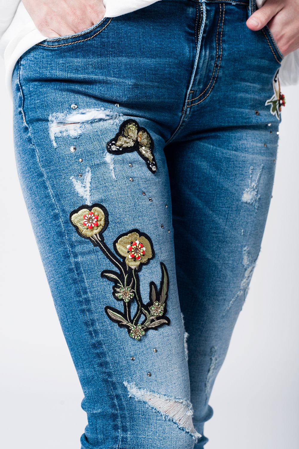Skinny Rip Jeans with Embroidered Patches